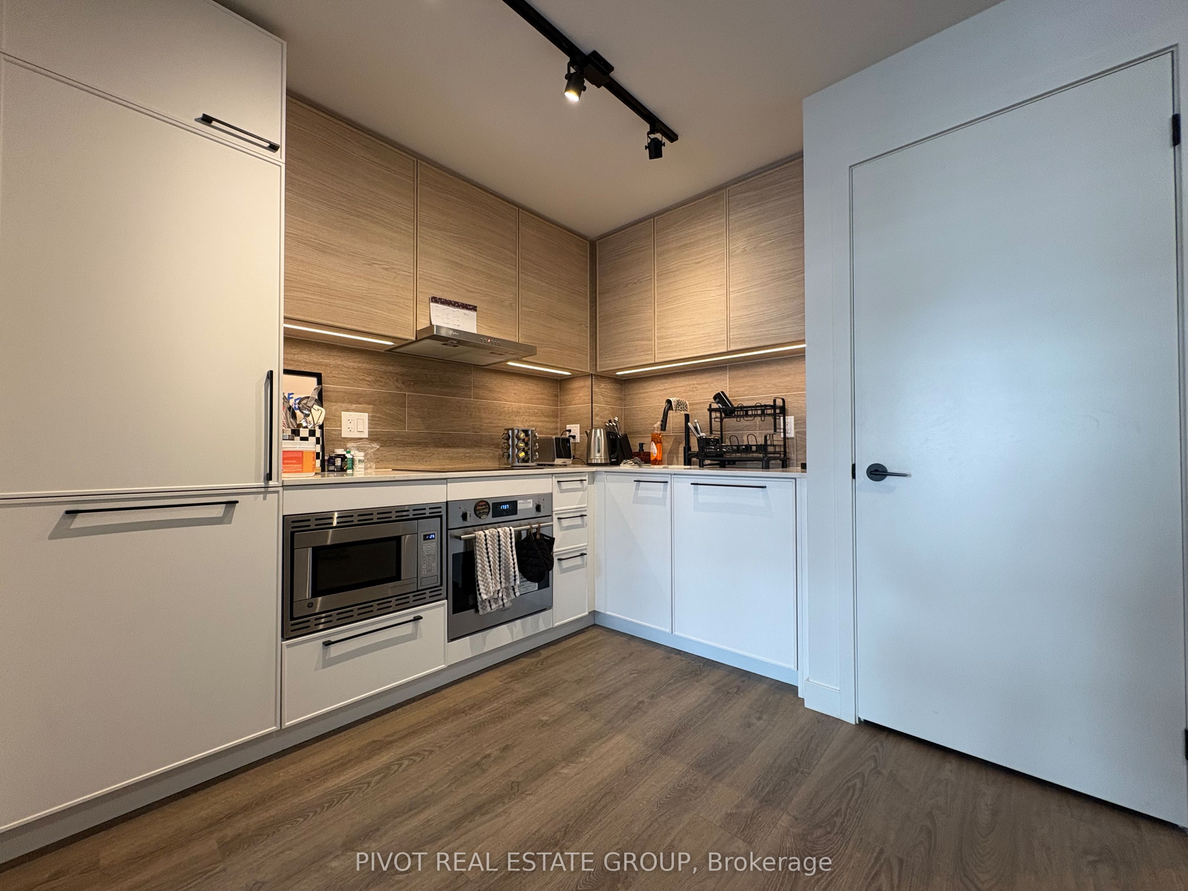 1050 Eastern Avenue 630, Toronto, ON M4L 0B7 photo 3
