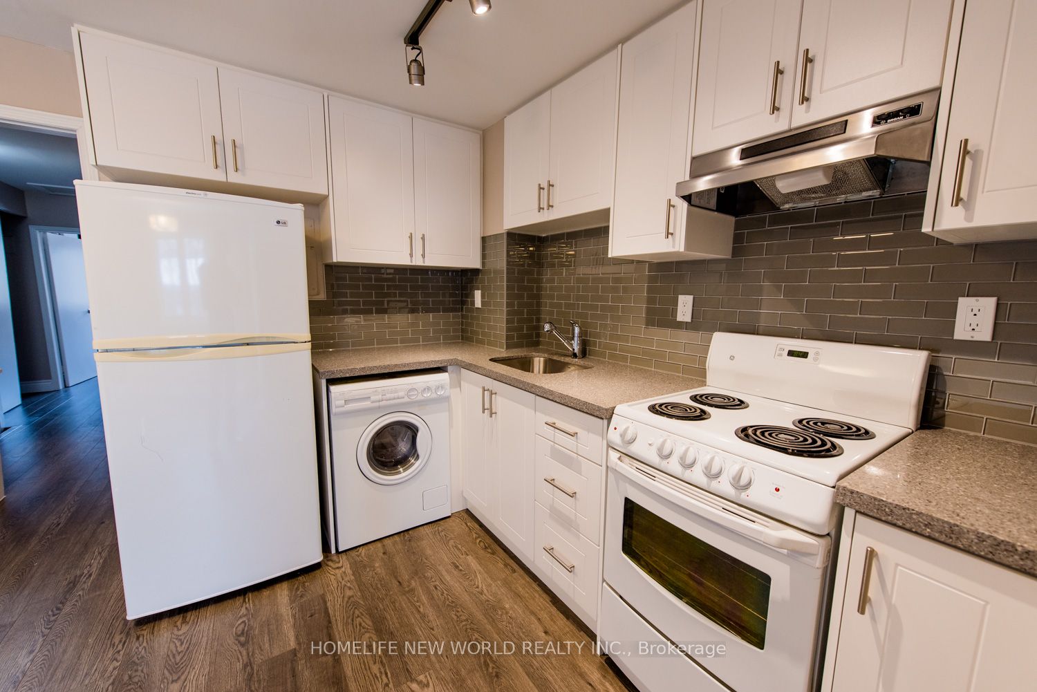 258 Kenilworth Avenue 2, Toronto, ON M4L 3S8 photo 2