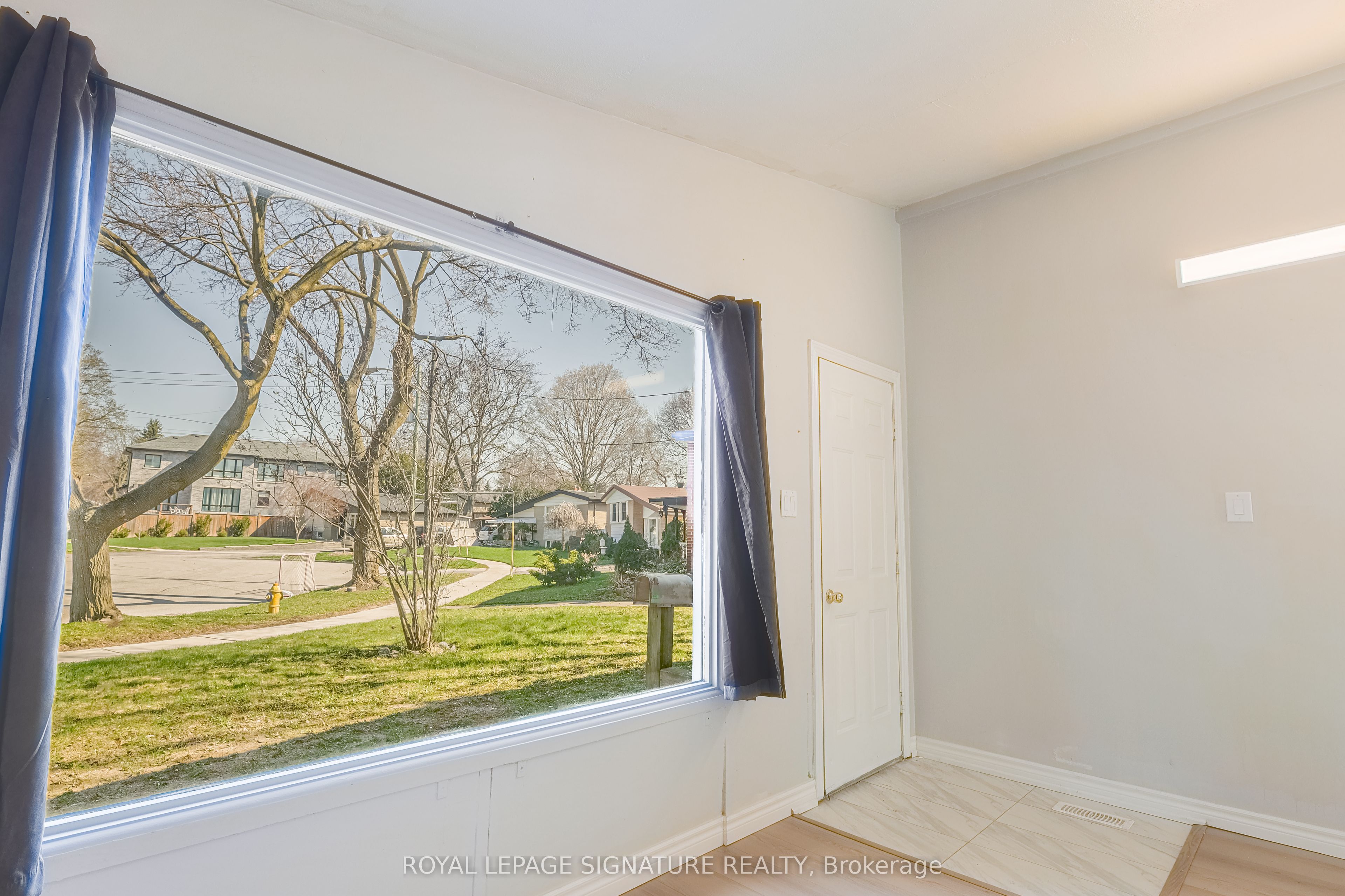 14 Benadair Court, Toronto, ON M1H 1K5 photo 2