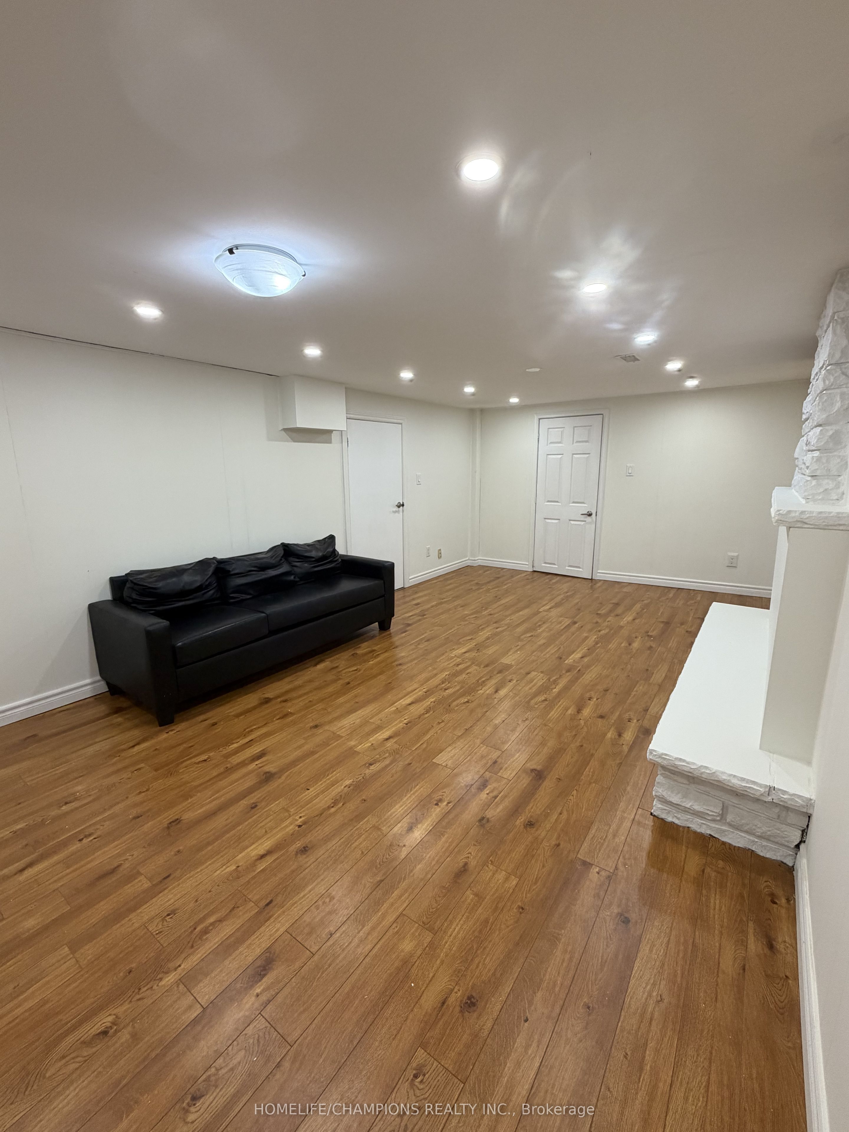 21 moran Road BSMT, Toronto, ON M1S 2H8 photo 3