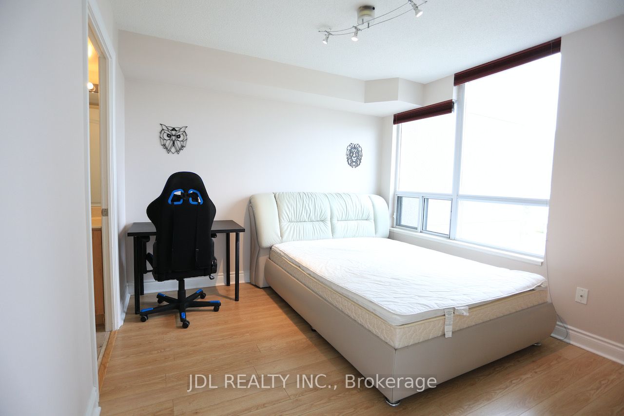 60 Brian Harrison Way 604, Toronto, ON M1P 5J5 photo 4