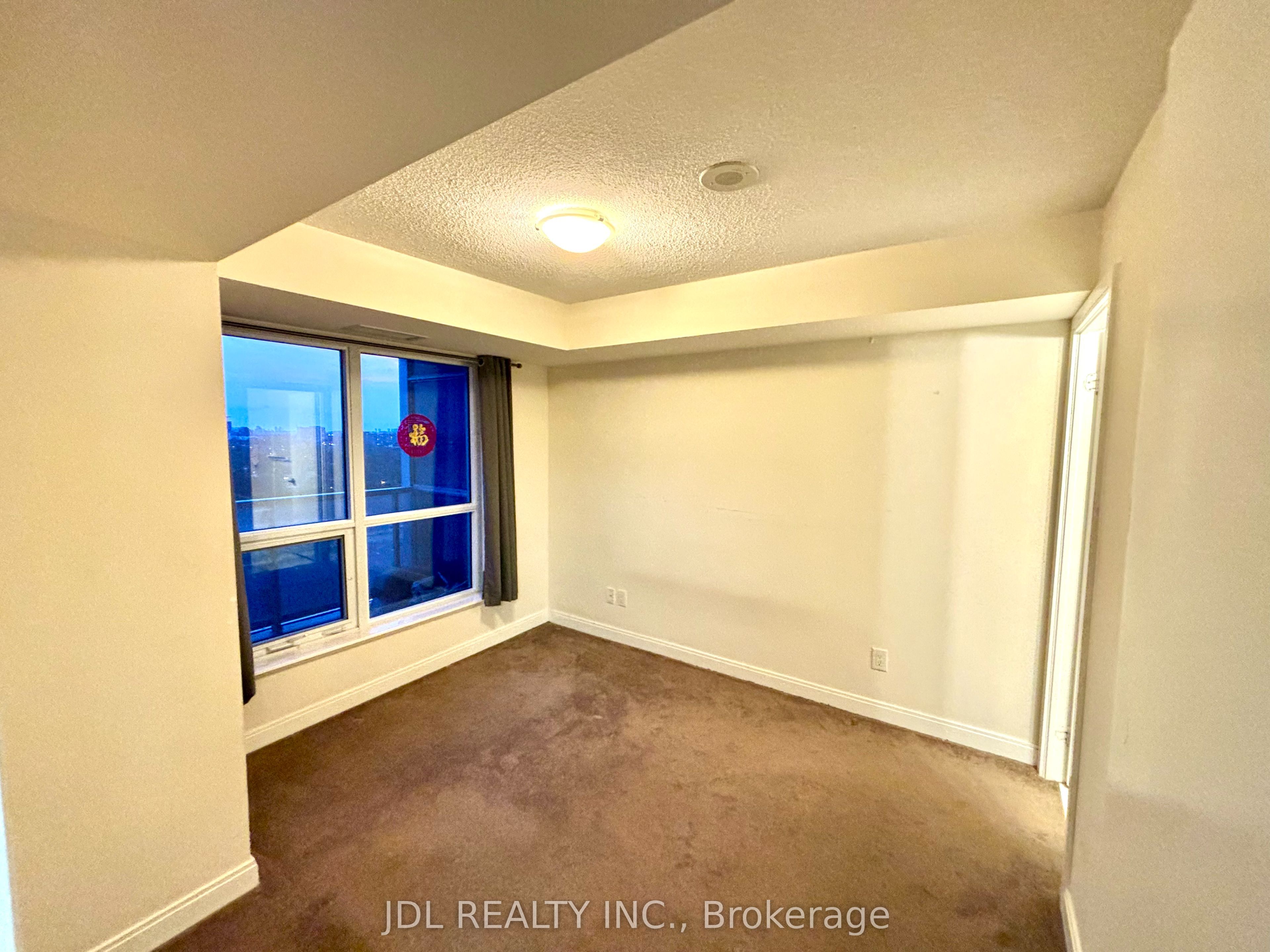 151 Village Green Square 1804, Toronto, ON M1S 0K5 photo 4