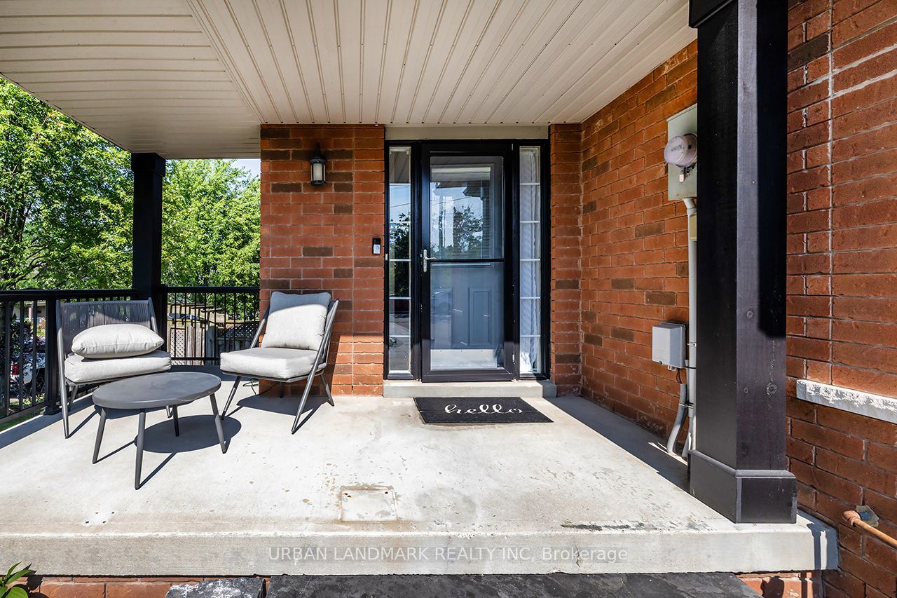 69 Dodds Square, Clarington, ON L1C 5N2 photo 5