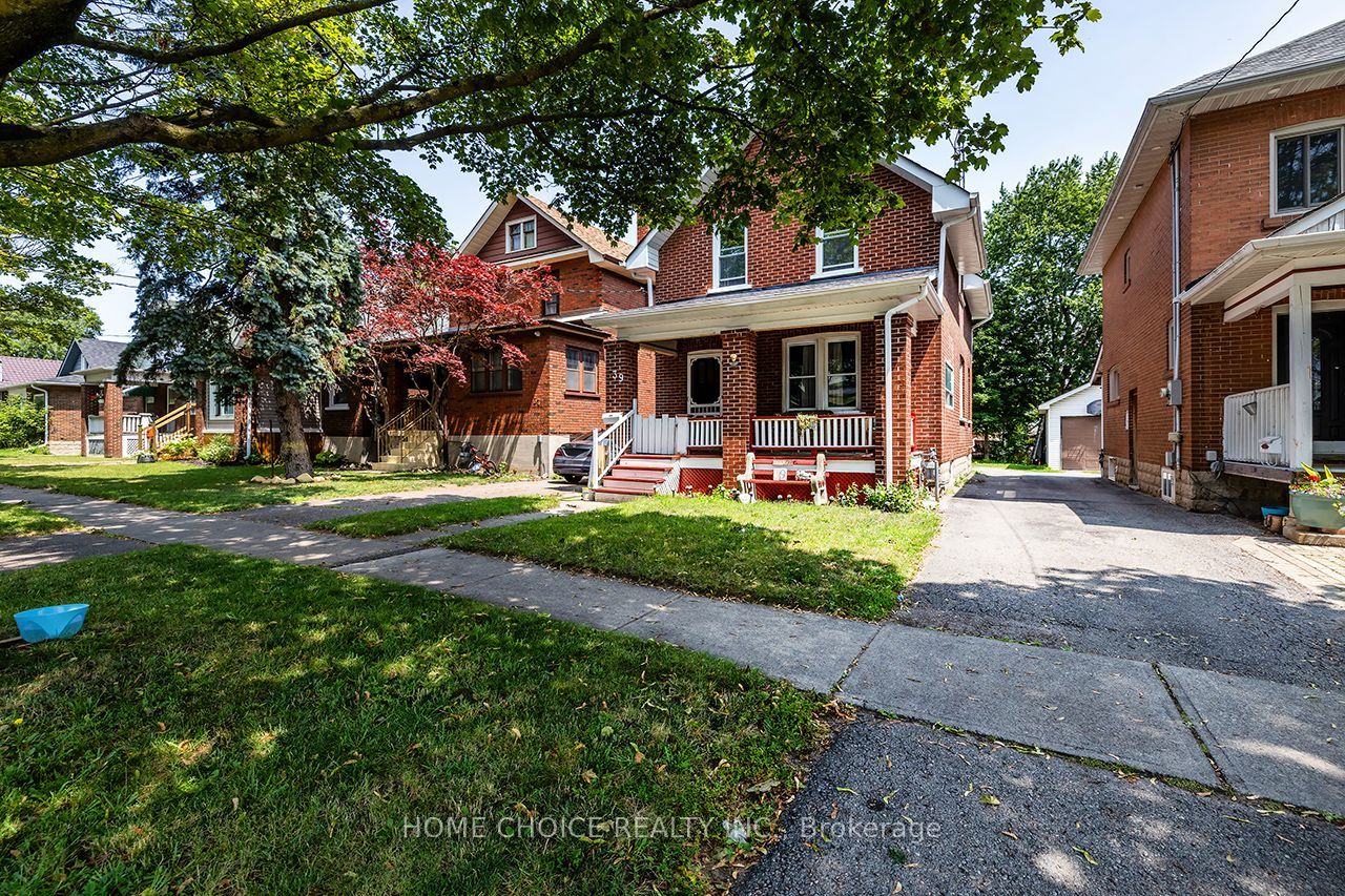 39 Burk Street, Oshawa, ON L1J 4C1