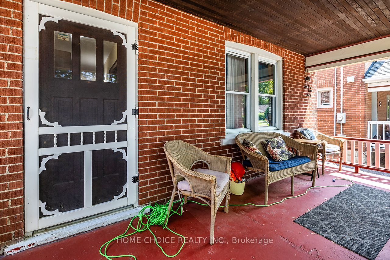 39 Burk Street, Oshawa, ON L1J 4C1 photo 4