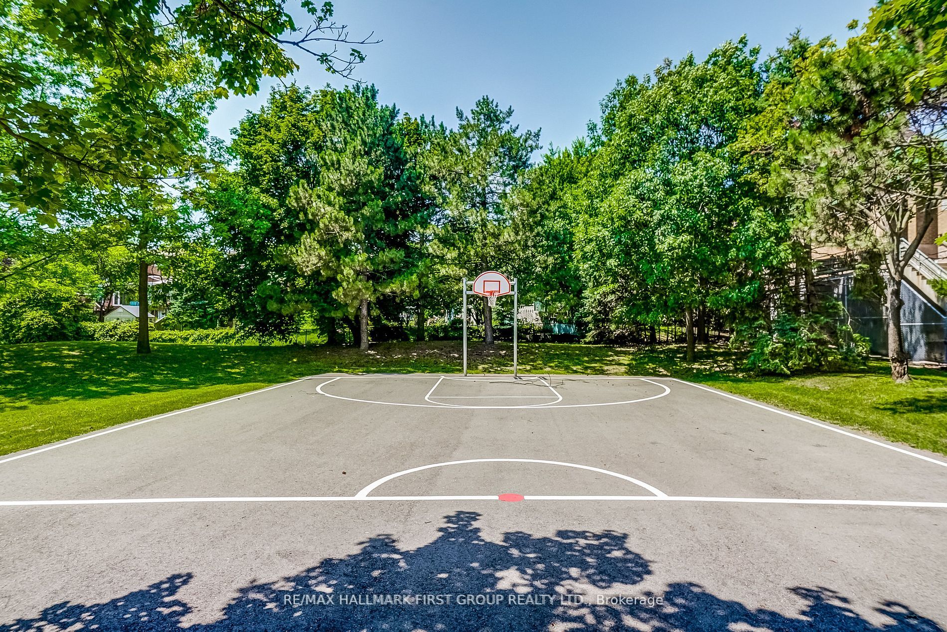 711 Rossland Road 501, Whitby, ON L1N 8Z1 photo 4