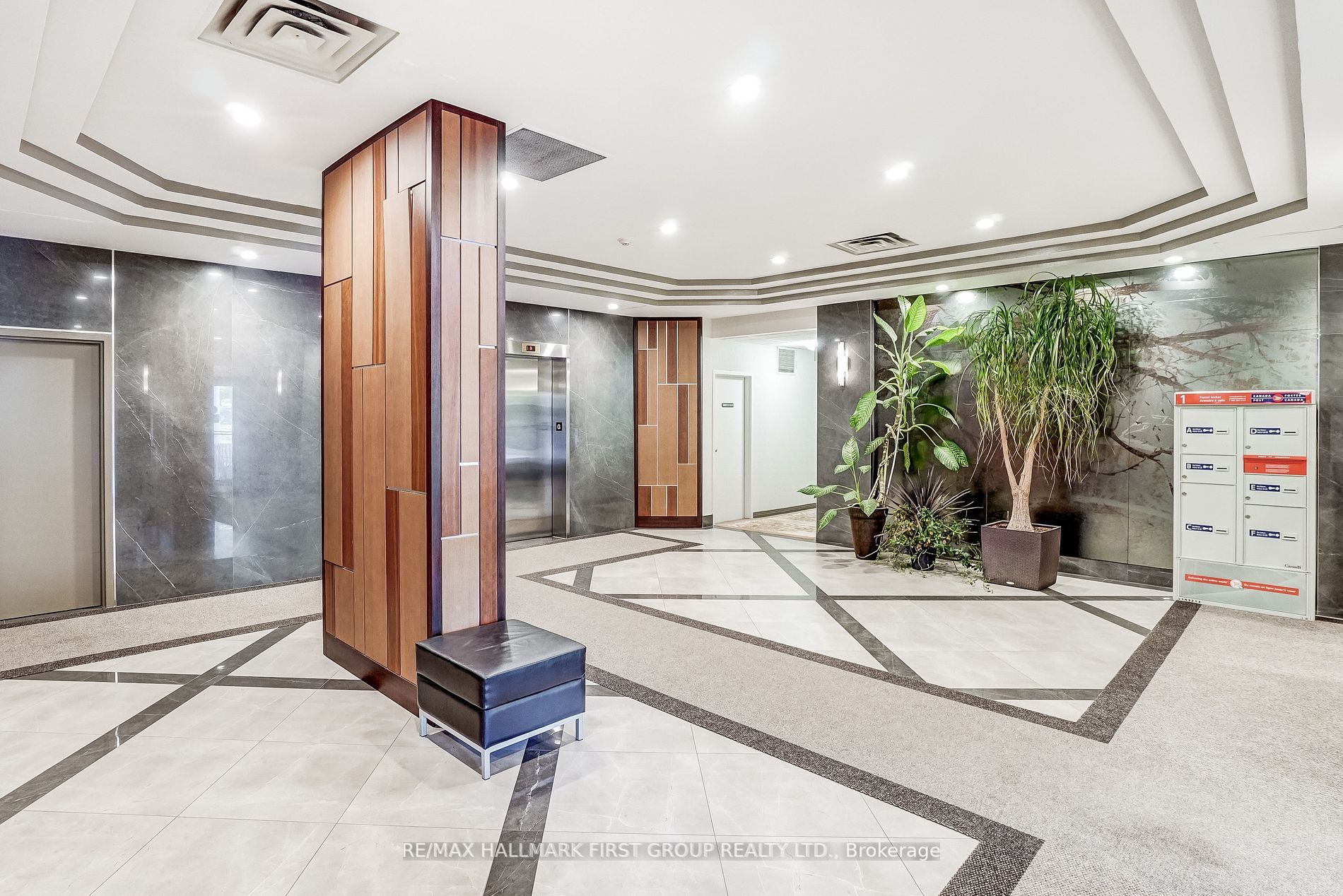 711 Rossland Road 501, Whitby, ON L1N 8Z1 photo 5