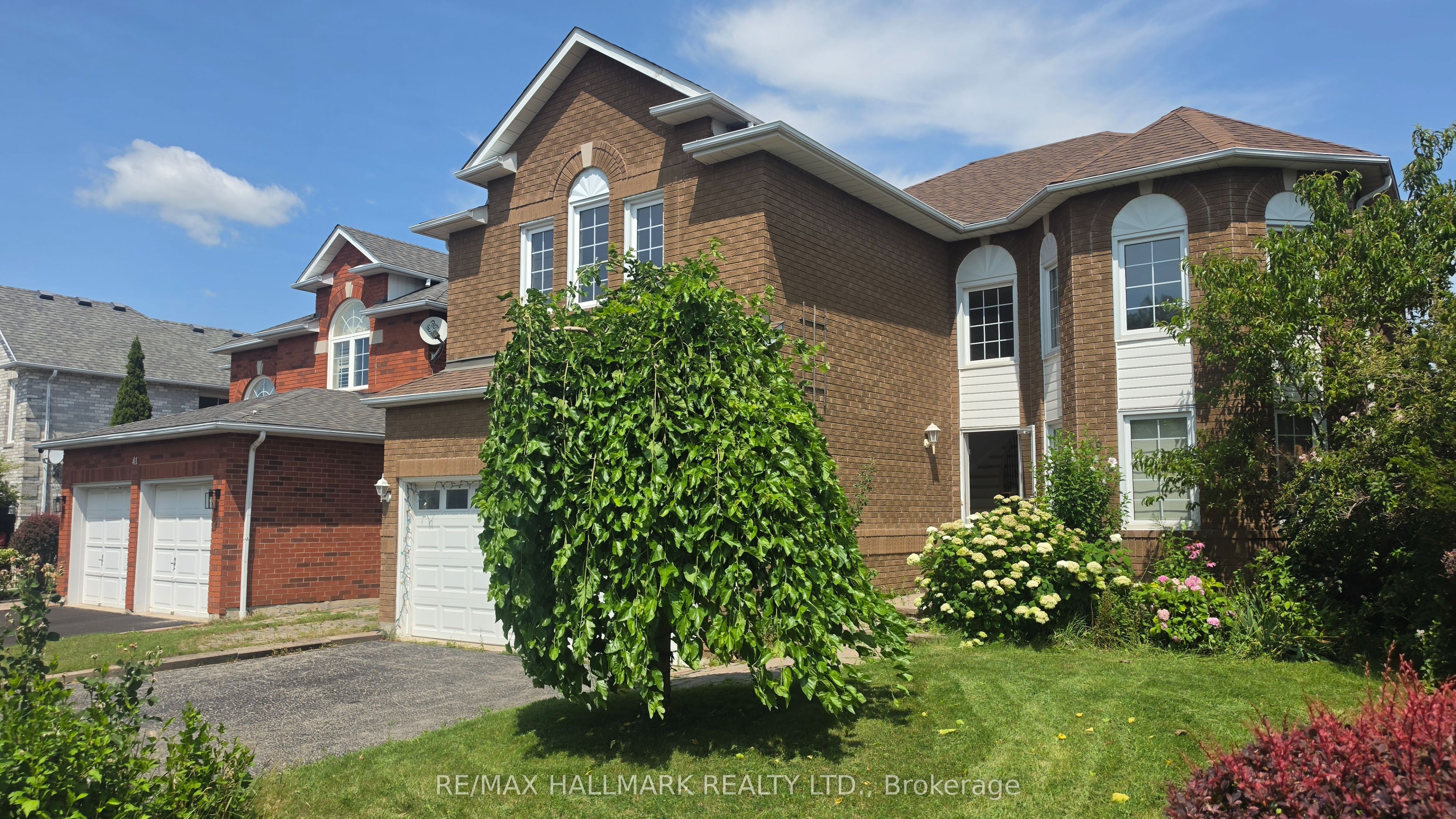 39 Pogson Drive, Whitby, ON L1R 2H9 photo 4