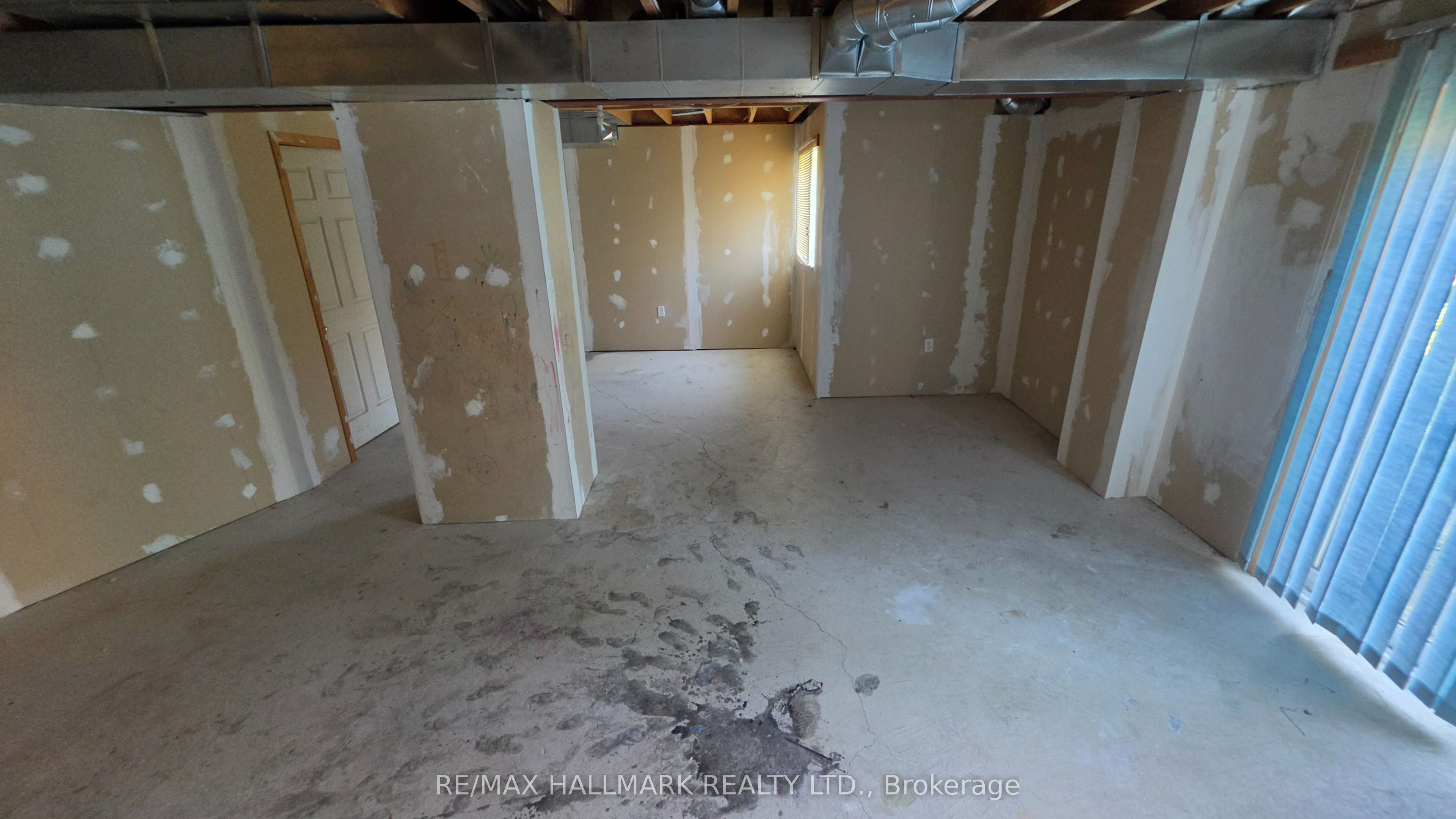 39 Pogson Drive, Whitby, ON L1R 2H9 photo 5