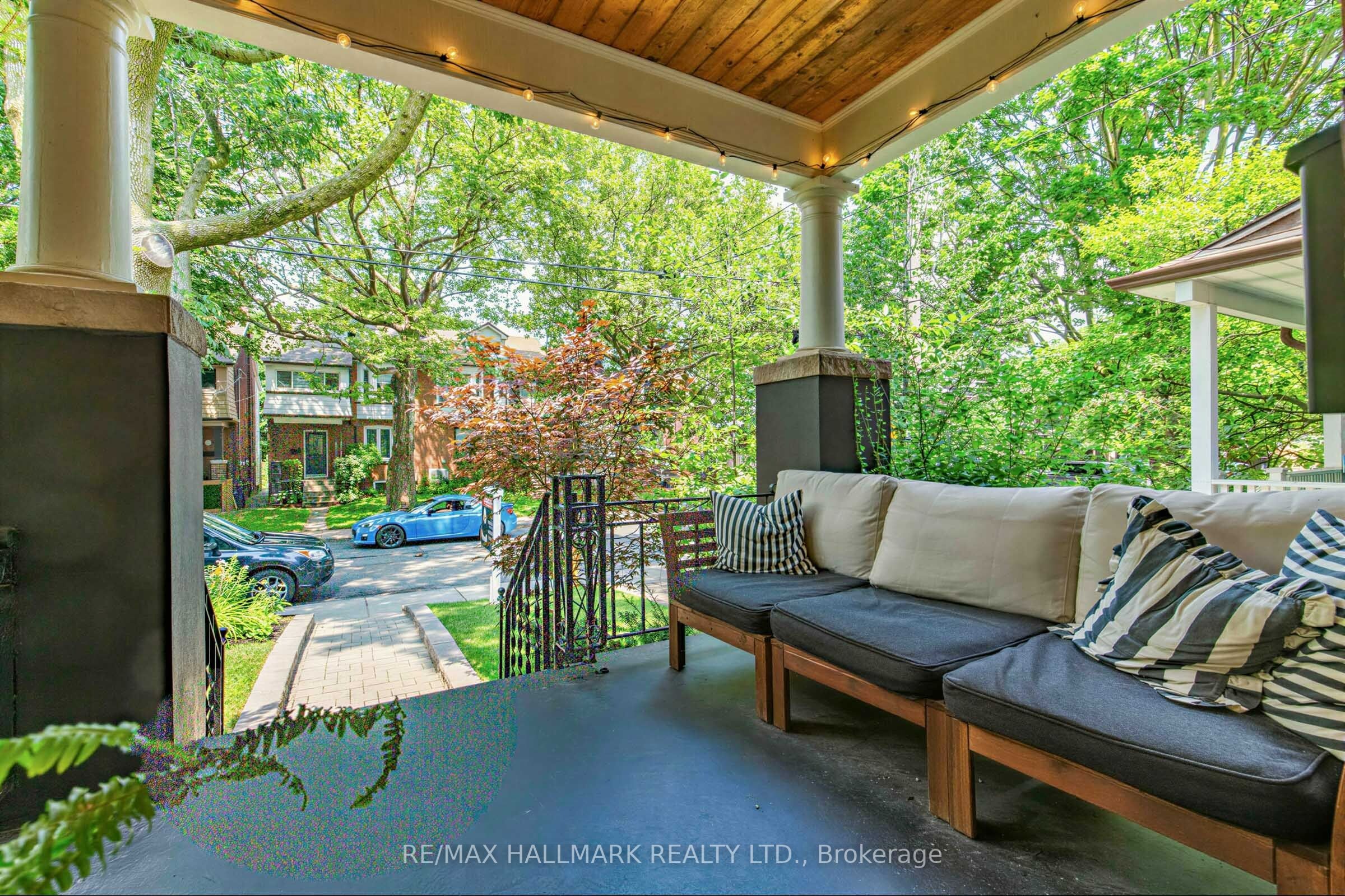 255 Strathmore Boulevard, Toronto, ON M4J 1P7 photo 4