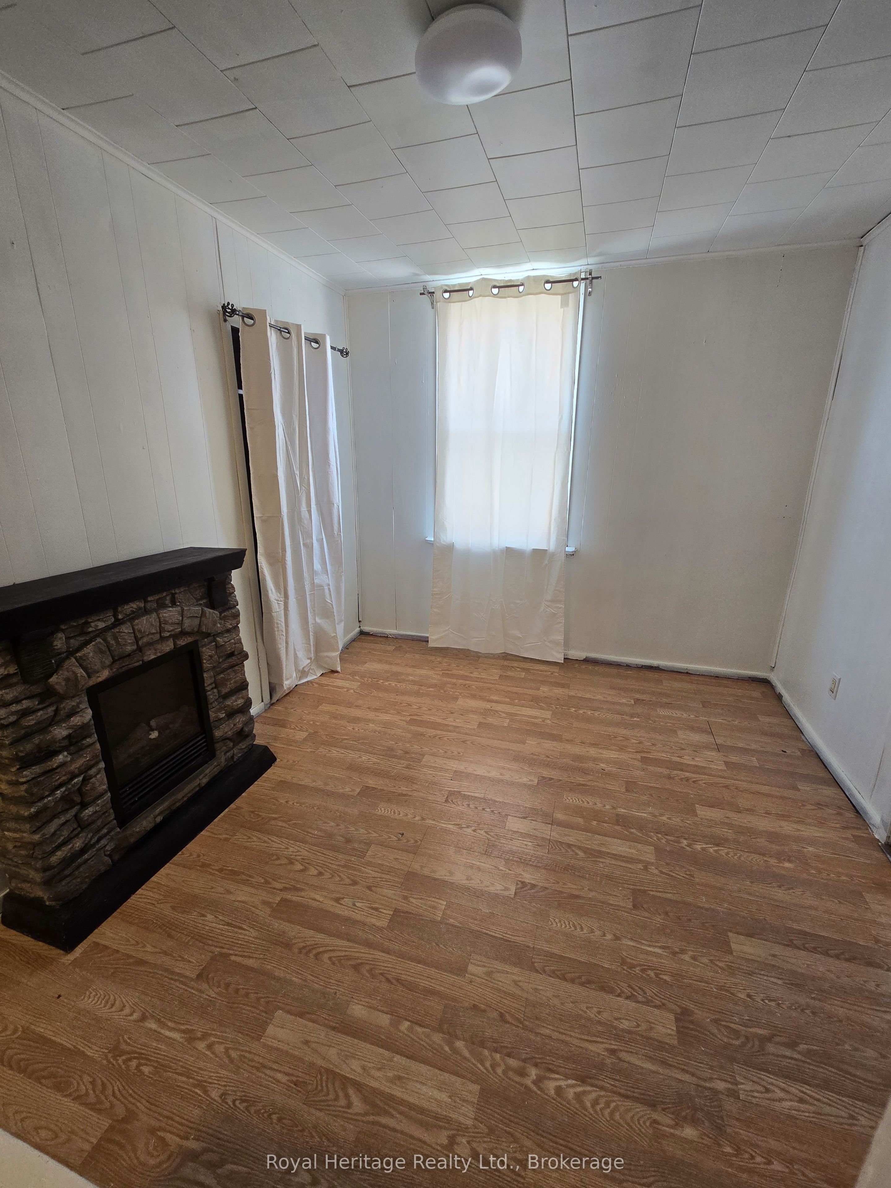104 Centre Street N, Oshawa, ON L1G 4B8 photo 5