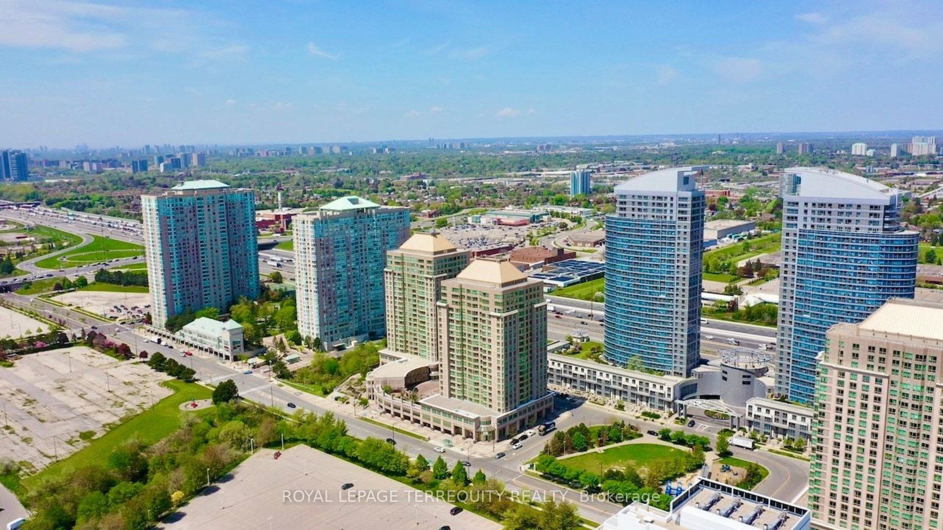 18 Lee Centre Drive 906, Toronto, ON M1H 3H5 photo 2