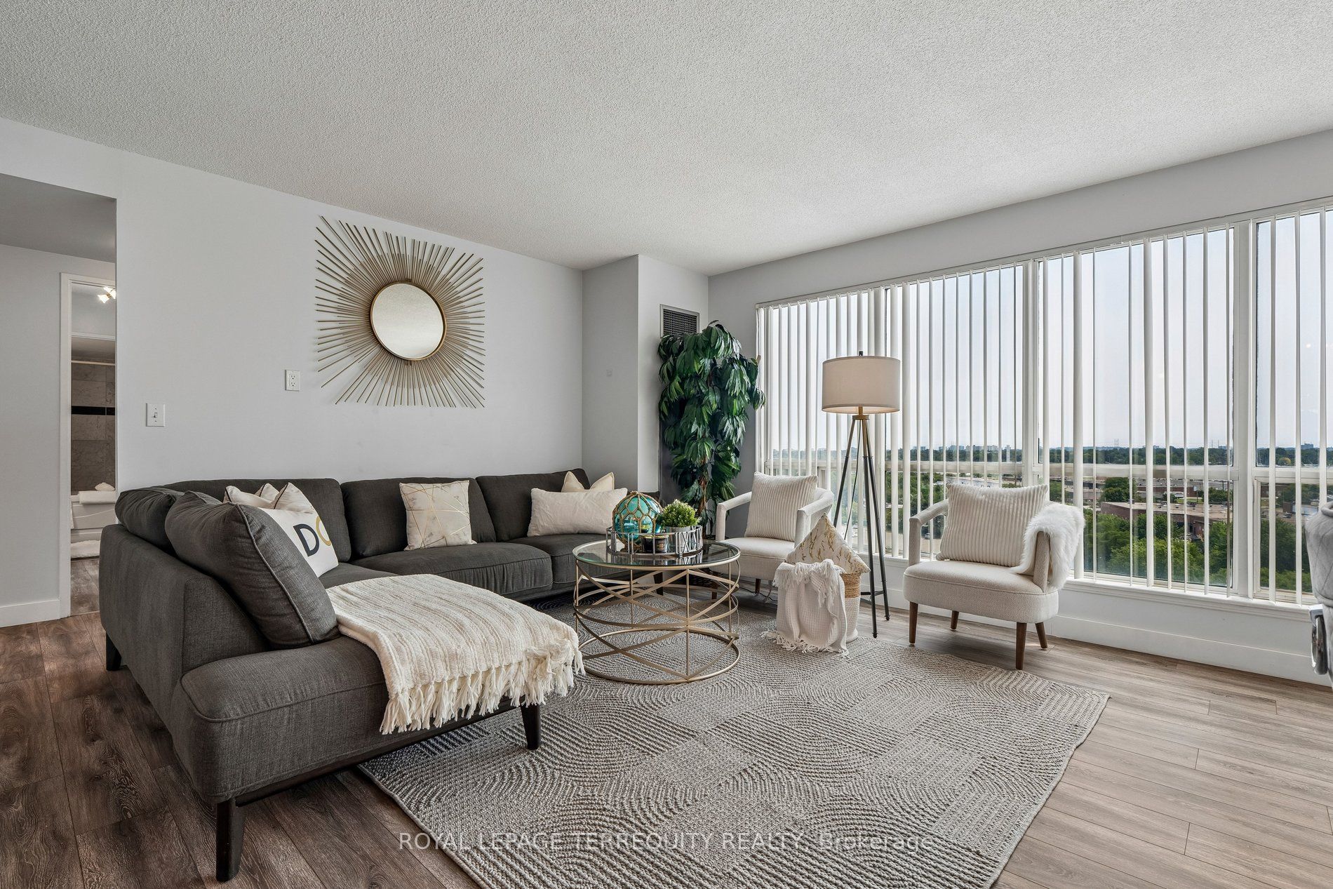 18 Lee Centre Drive 906, Toronto, ON M1H 3H5 photo 3