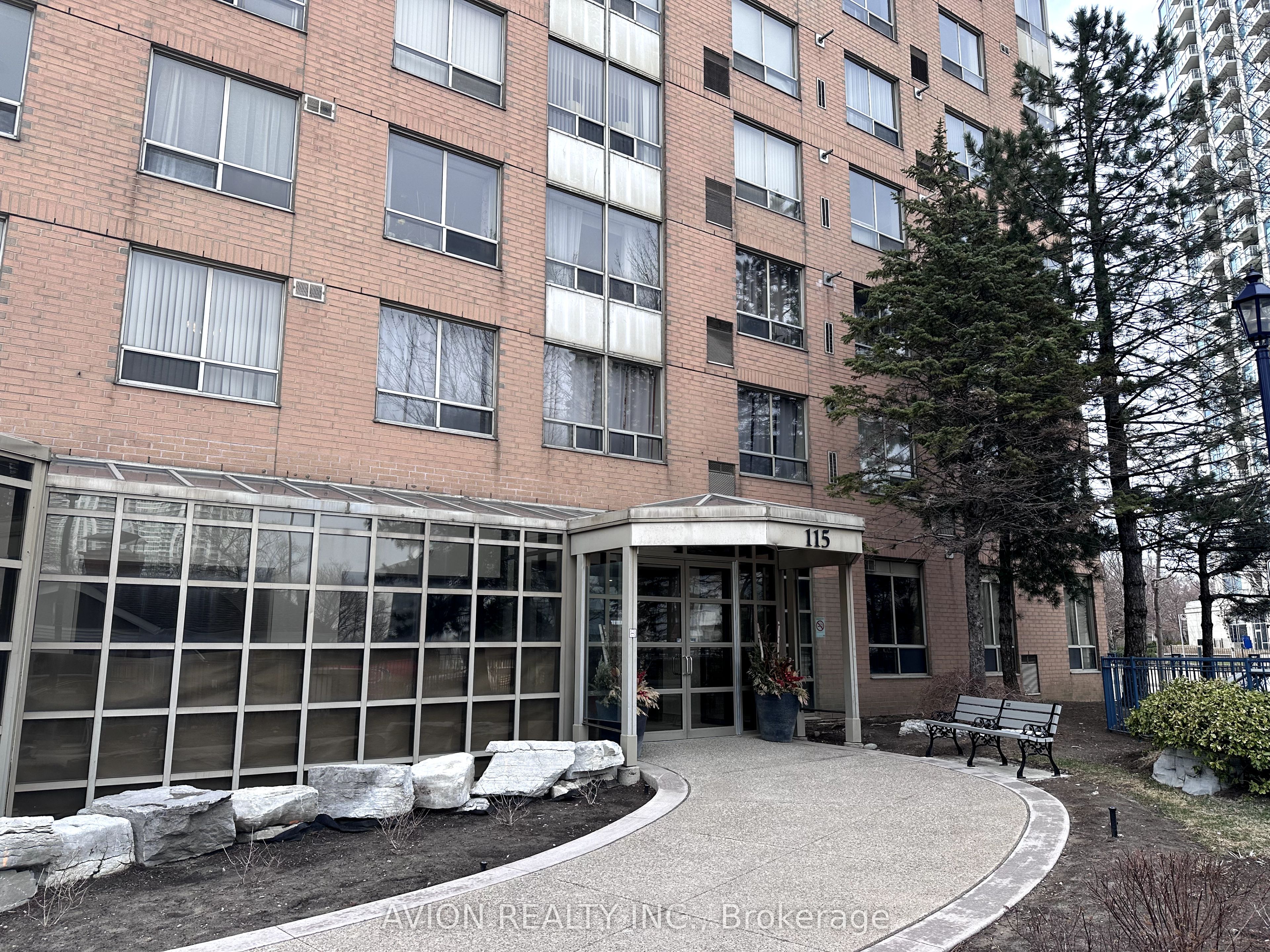 115 Omni Drive 706 Room#1, Toronto, ON M1P 5B4