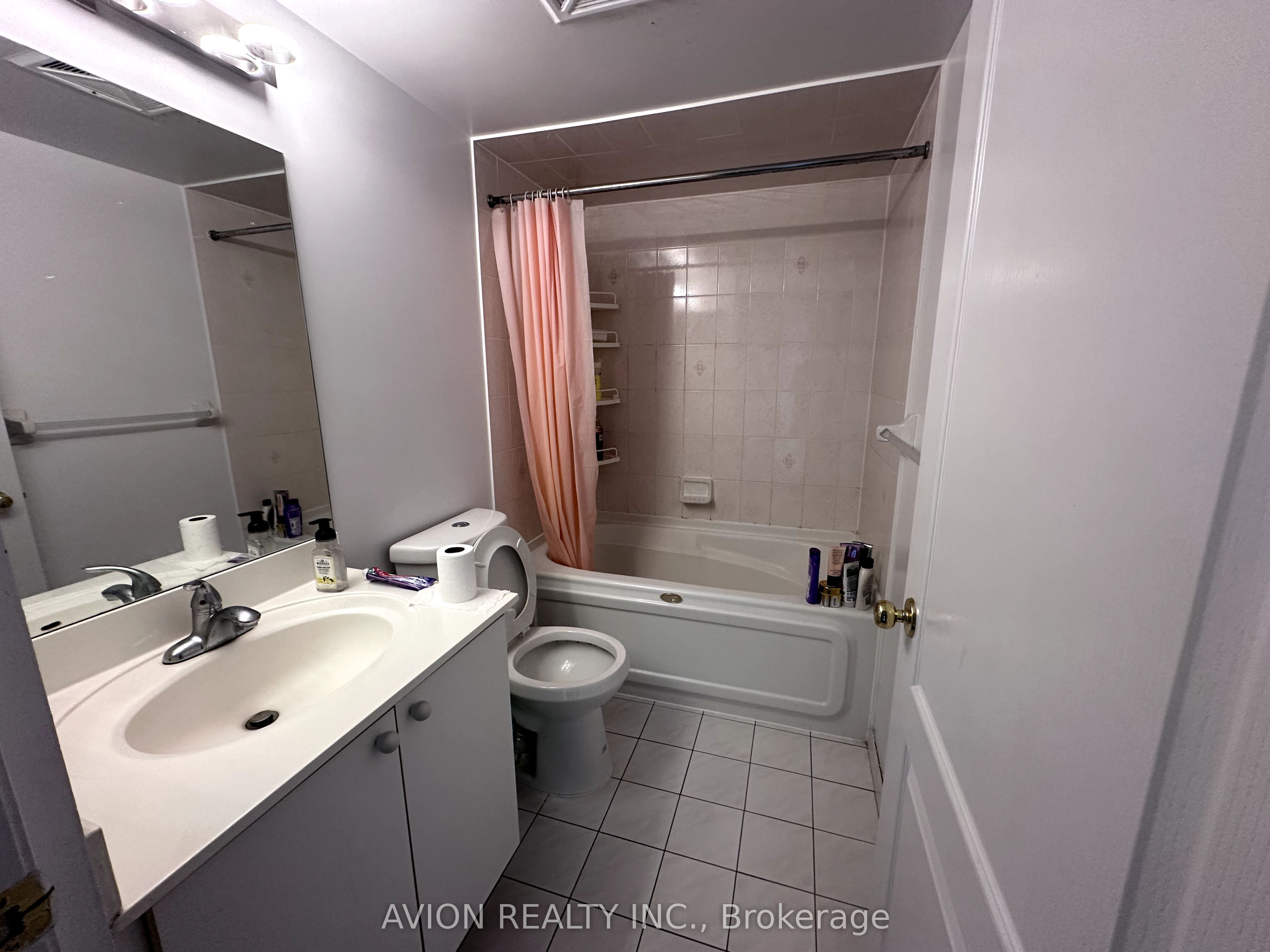 115 Omni Drive 706 Room#1, Toronto, ON M1P 5B4 photo 4