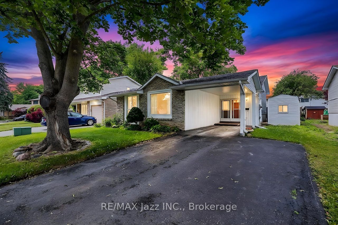 22 Deerpark Crescent, Clarington, ON L1C 3M3