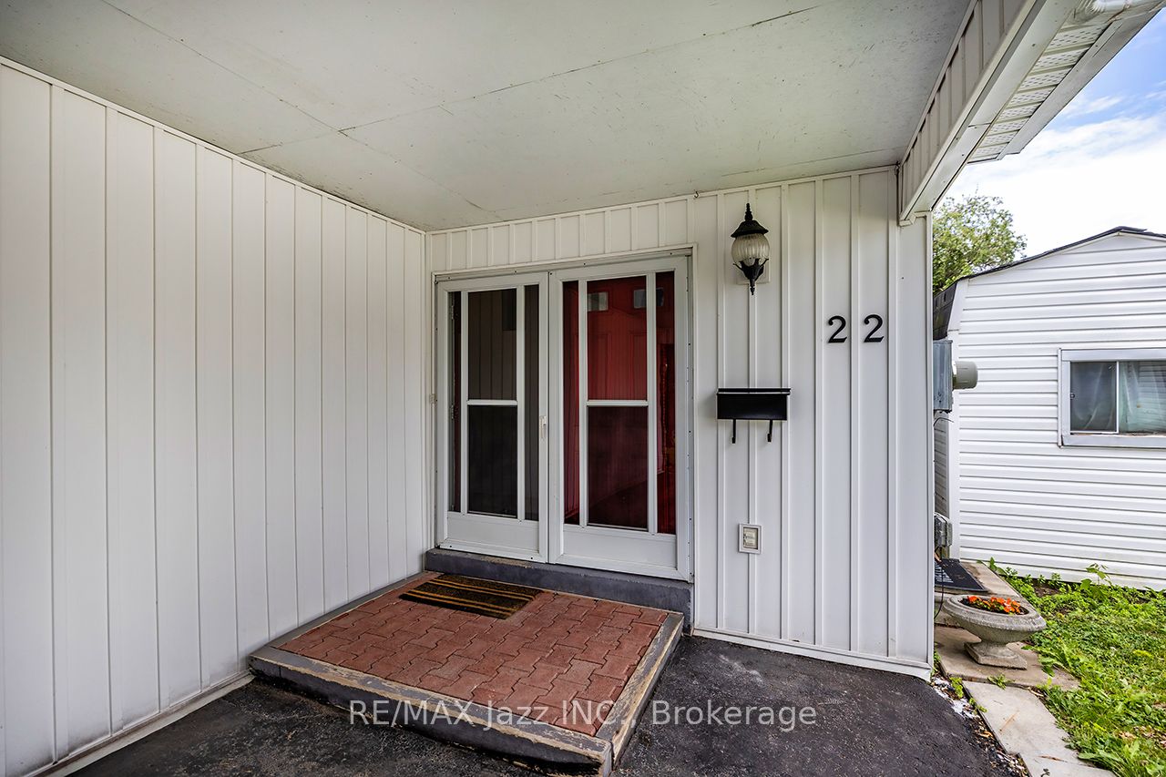22 Deerpark Crescent, Clarington, ON L1C 3M3 photo 4