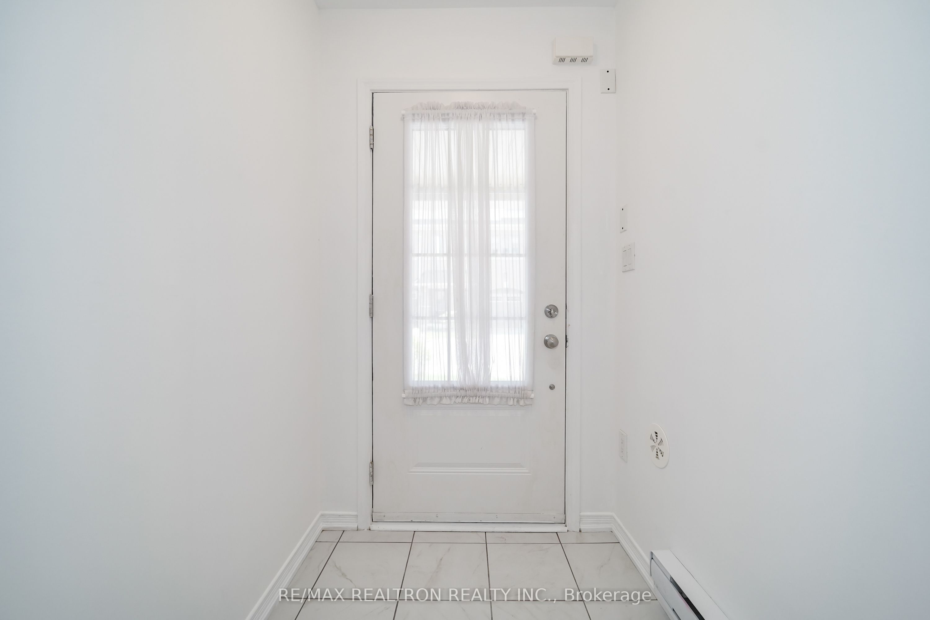 2560 Earleville Path, Oshawa, ON L1L 0P9 photo 3