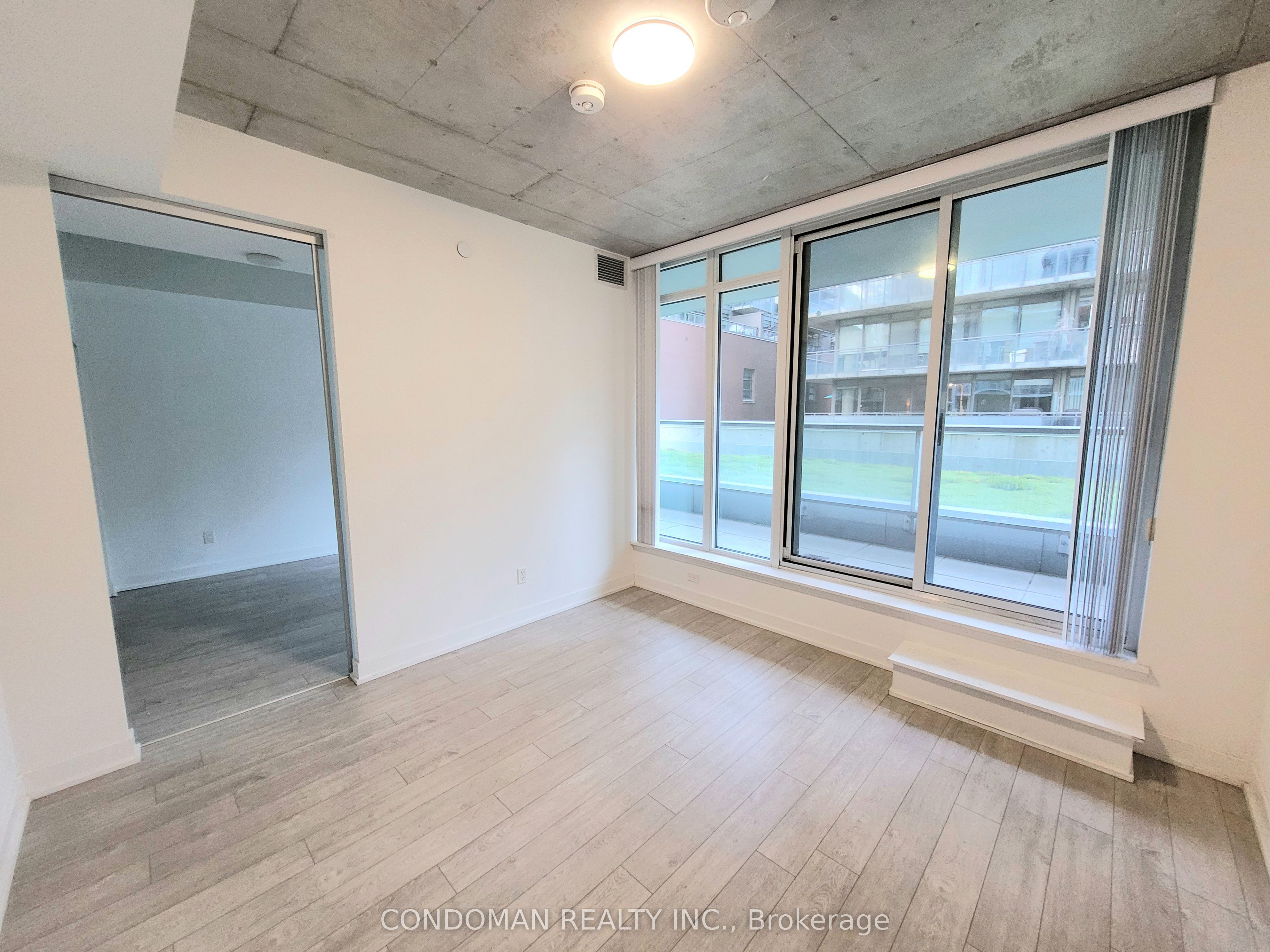 25 Baseball Place 202, Toronto, ON M4M 0E7 photo 2