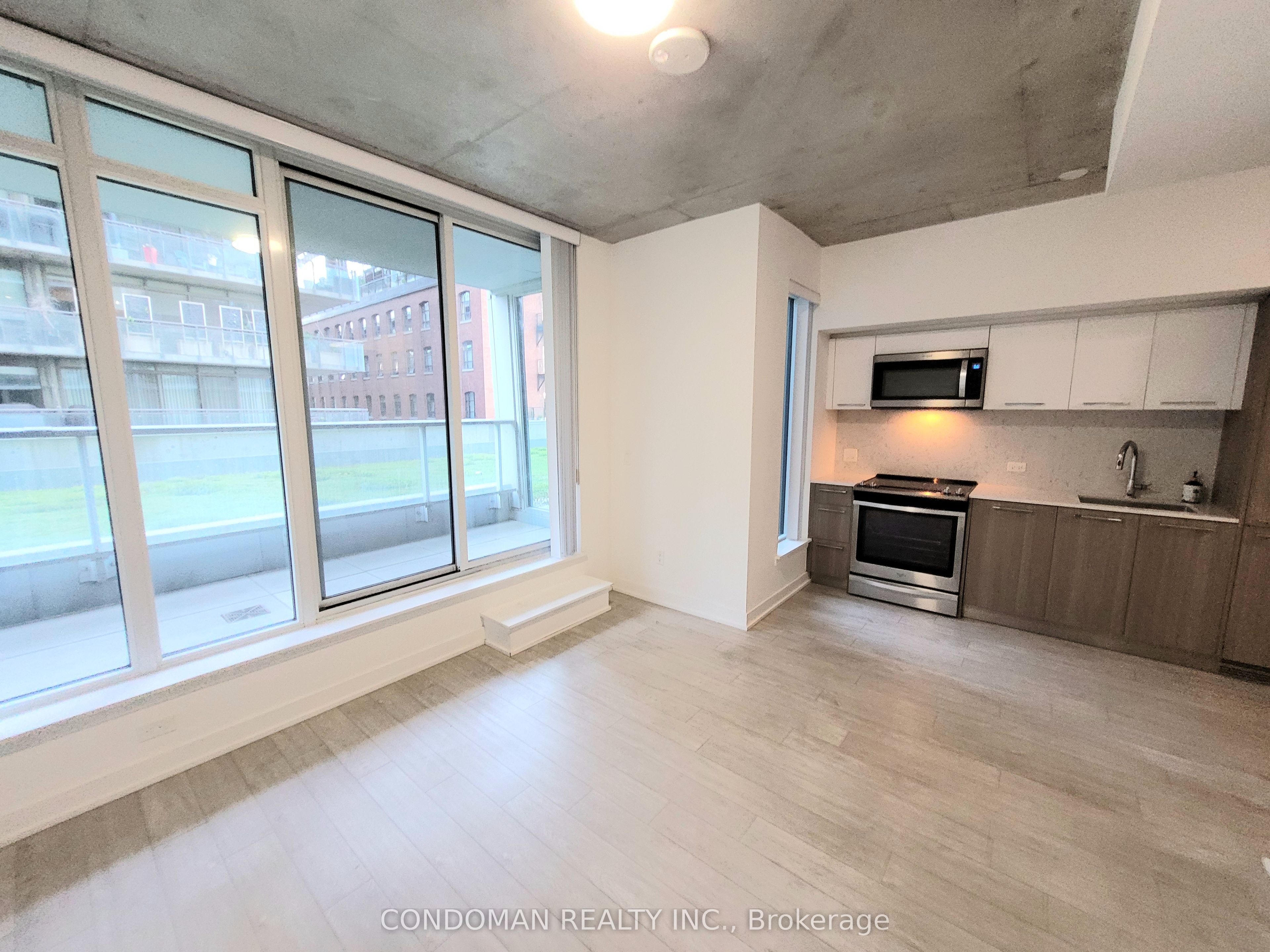 25 Baseball Place 202, Toronto, ON M4M 0E7 photo 3