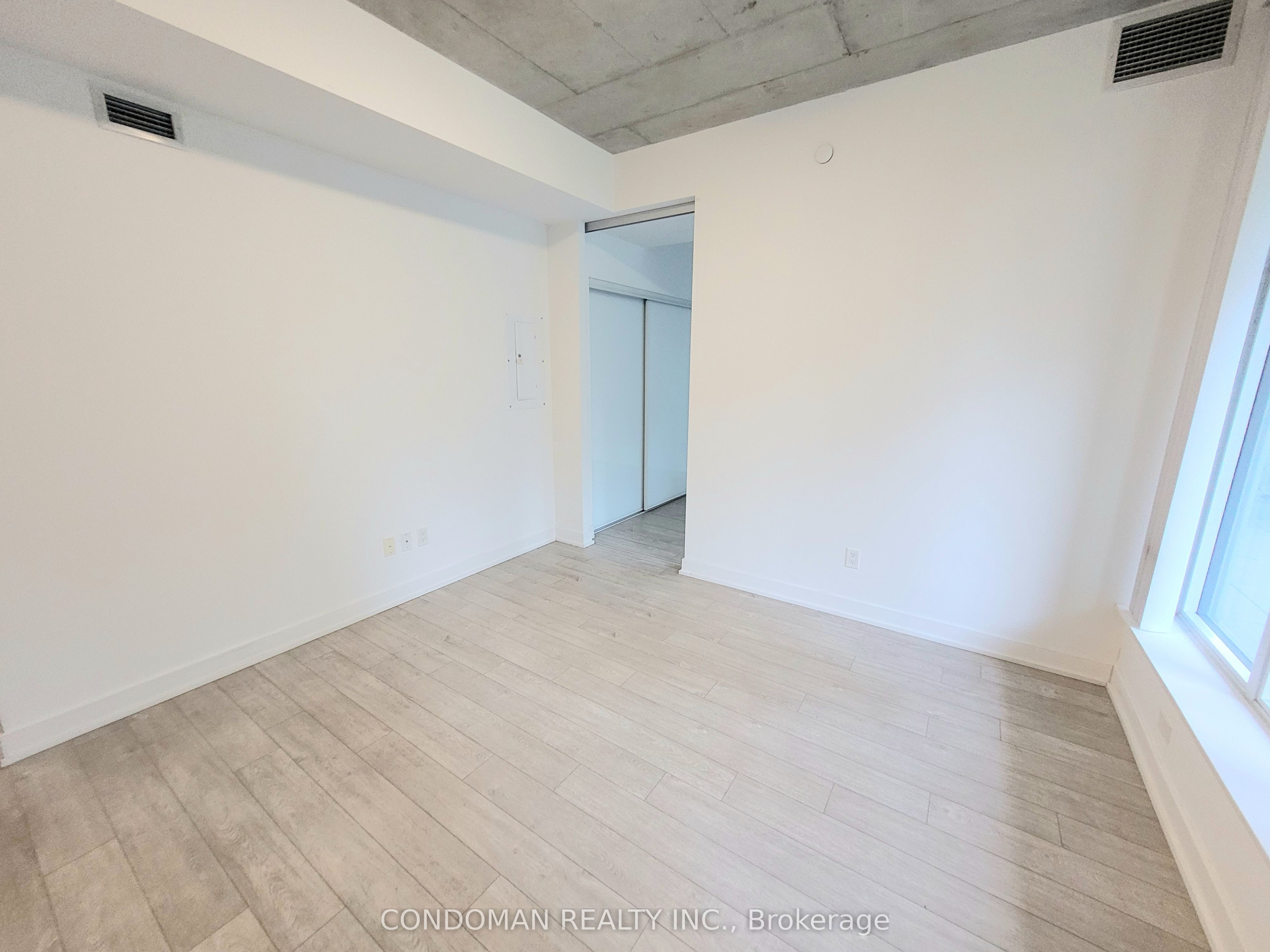 25 Baseball Place 202, Toronto, ON M4M 0E7 photo 5