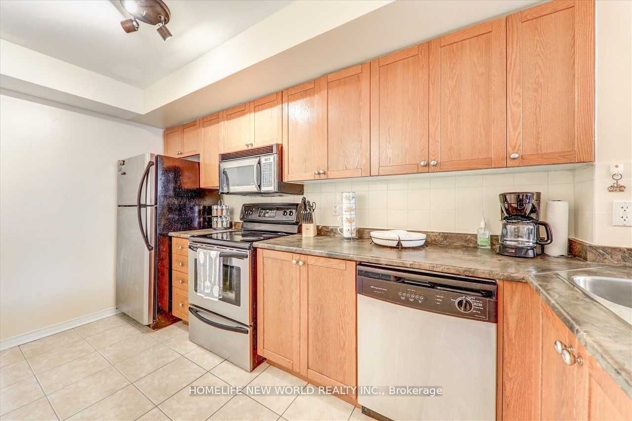 35 Strangford Lane 204, Toronto, ON M1L 0E5 photo 5