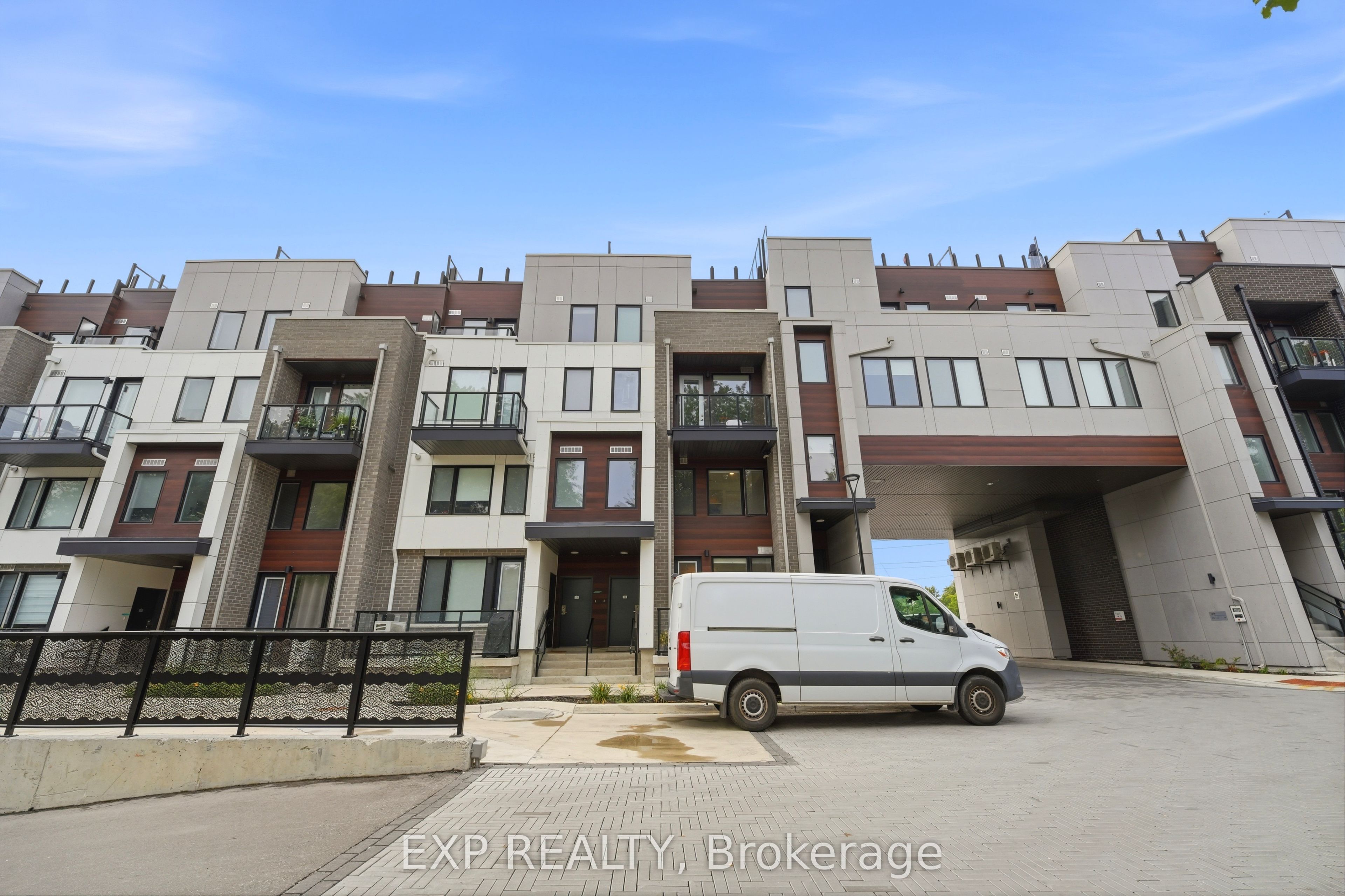 1475 O'Connor Drive 14, Toronto, ON M4B 2V5