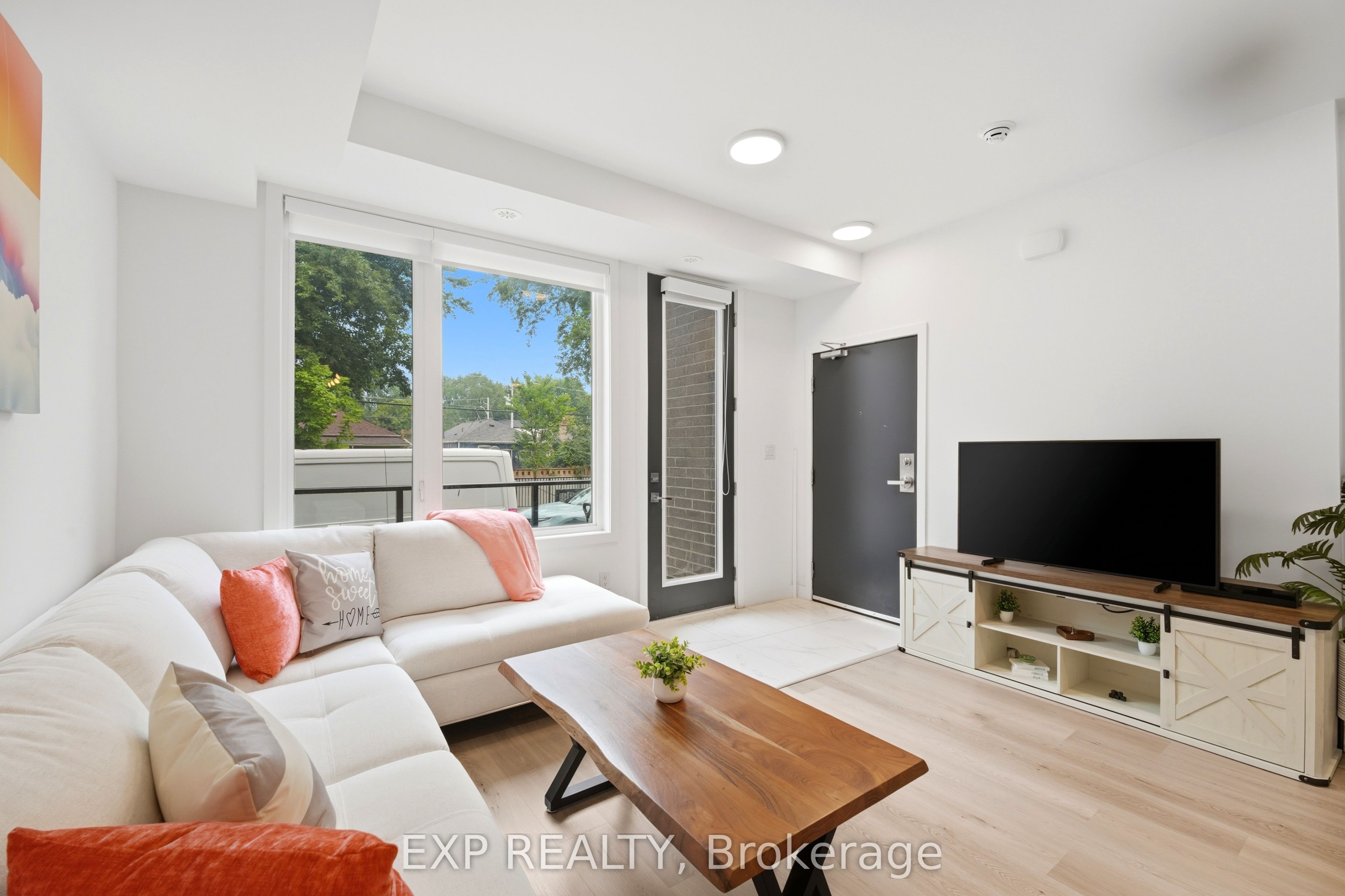 1475 O'Connor Drive 14, Toronto, ON M4B 2V5 photo 3