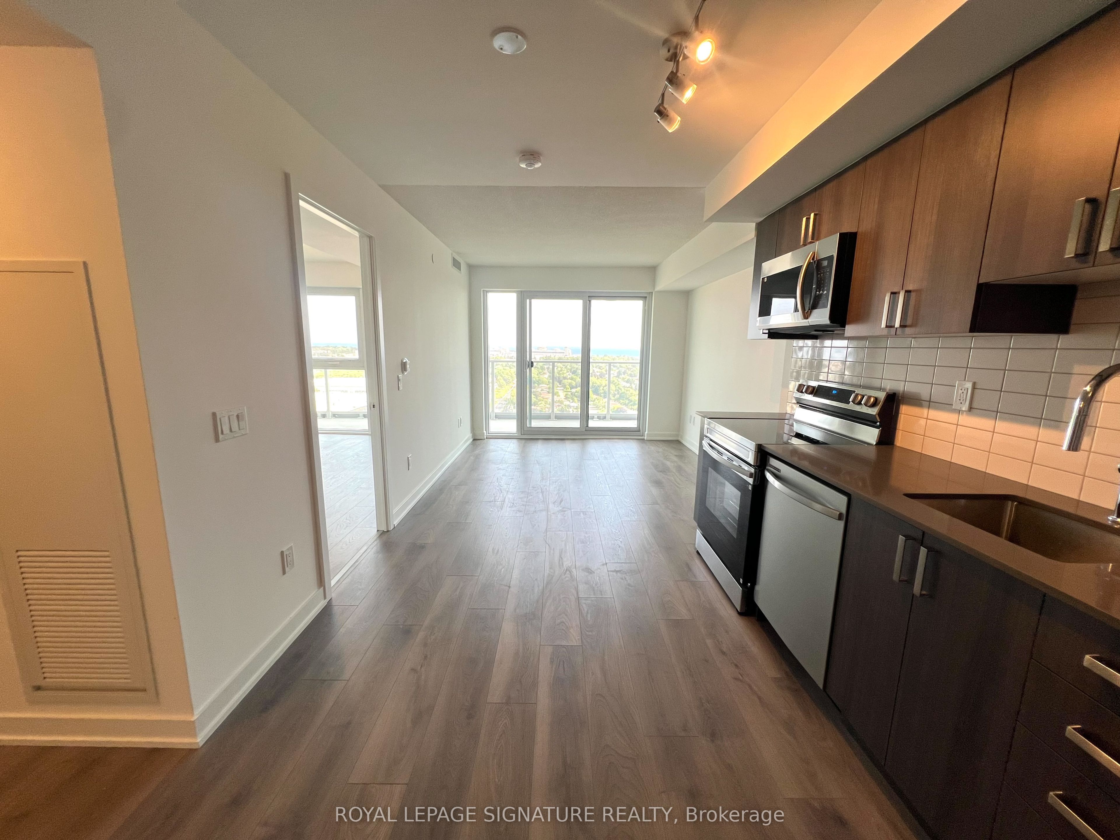 1010 Sandy Beach Road 2106, Pickering, ON L1W 0C7
