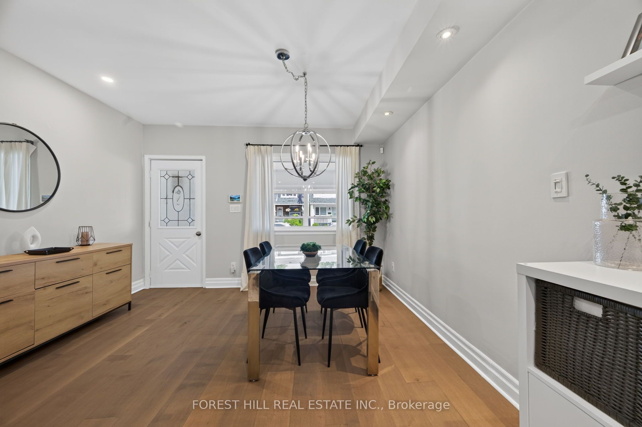 1040 Woodbine Avenue, Toronto, ON M4C 4C4 photo 5