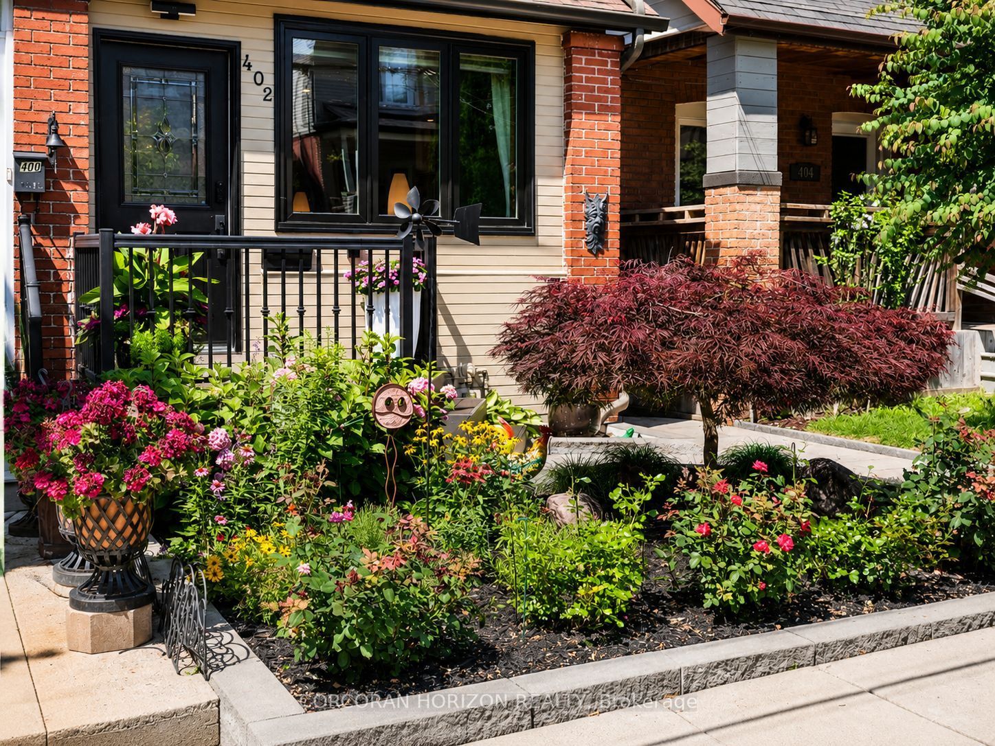 402 Rhodes Avenue, Toronto, ON M4L 3A5 photo 3