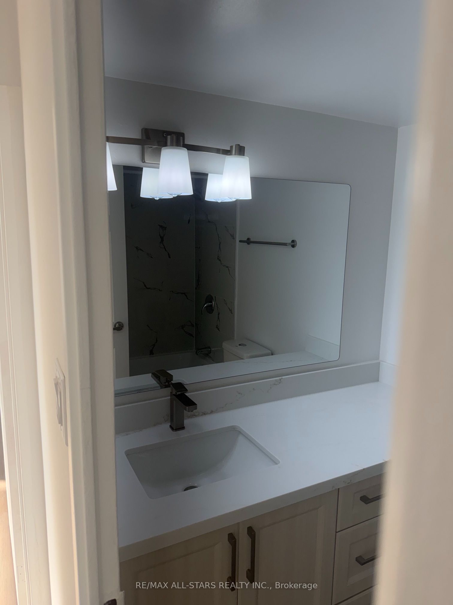 180 Markham Road 603, Toronto, ON M1M 2Z9