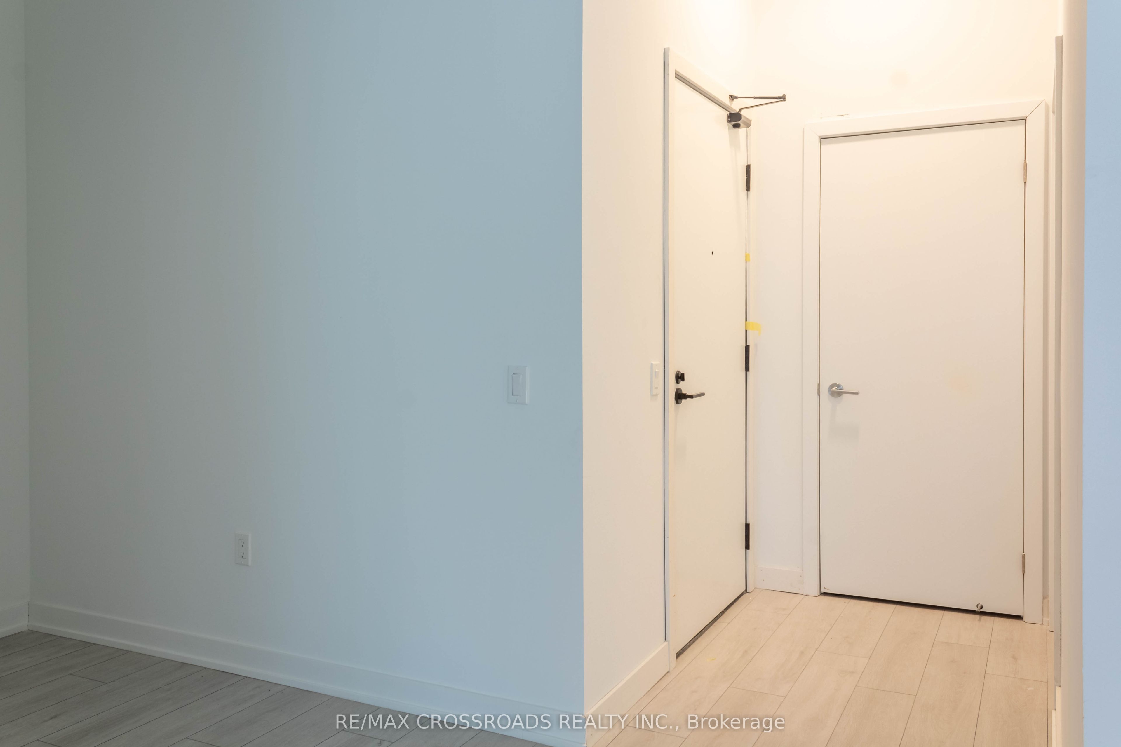1606 Charles Street 205, Whitby, ON L1N 0P1 photo 3