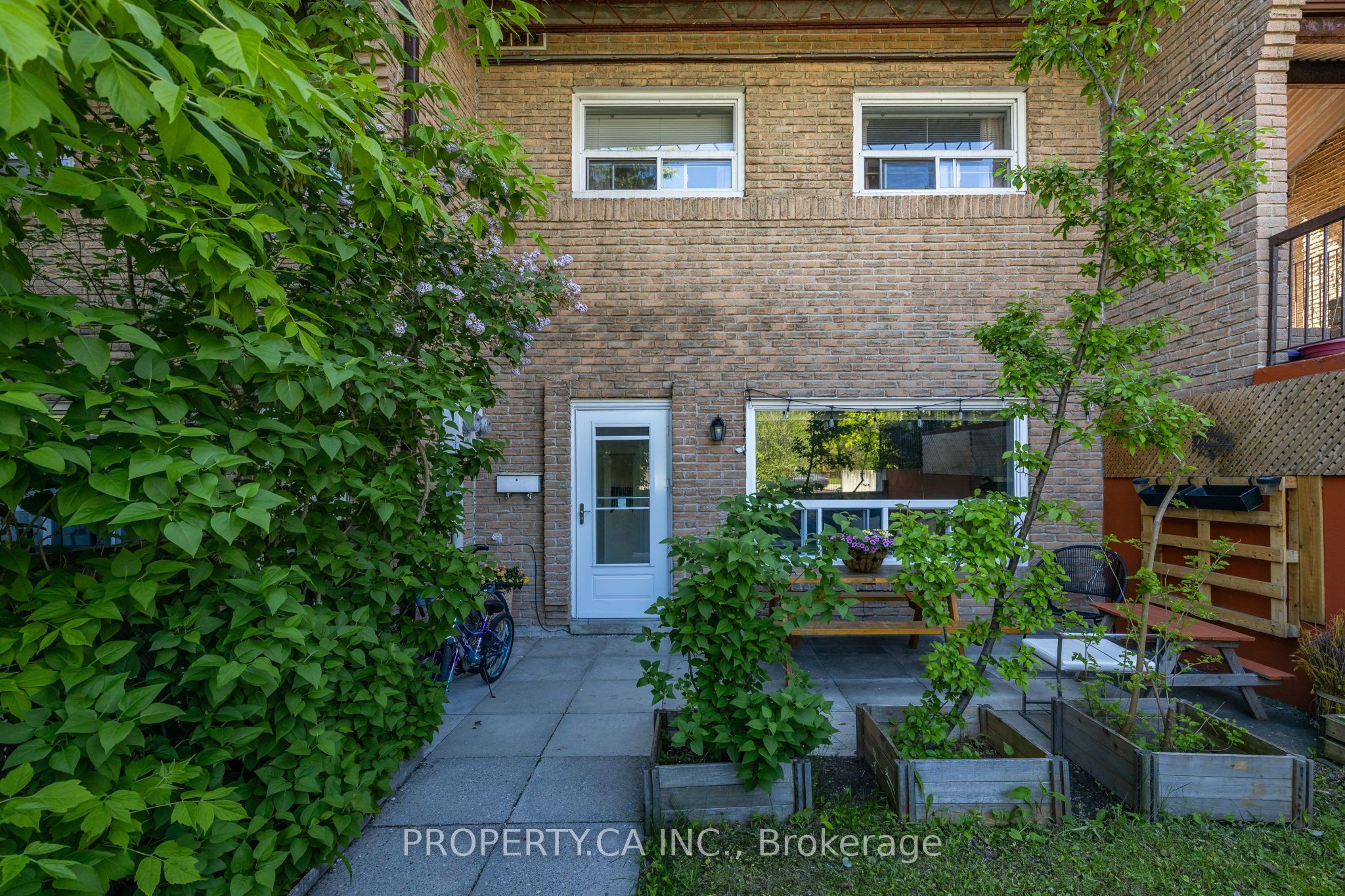 91 Muir Drive 43, Toronto, ON M1M 3T7