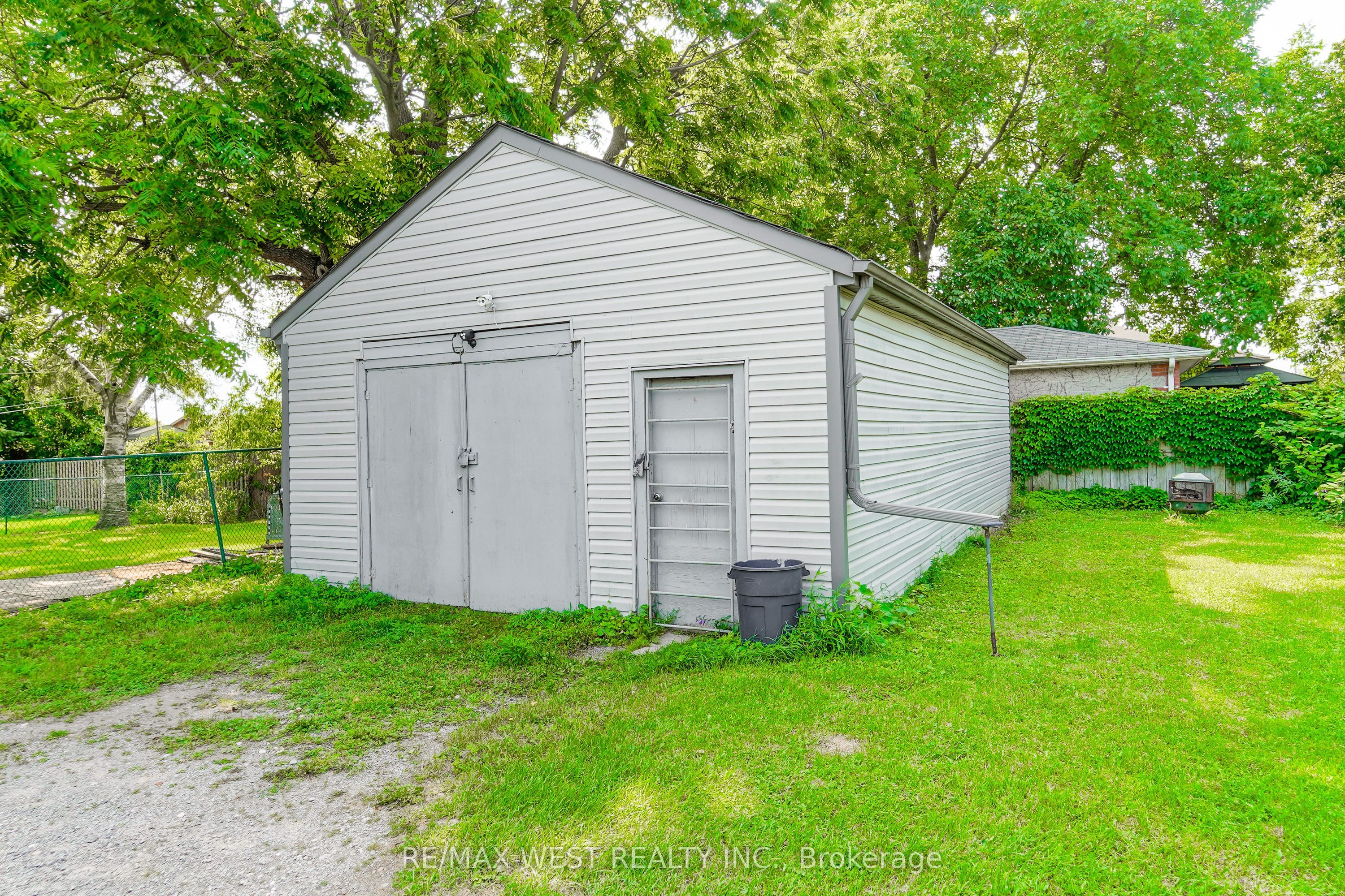 489 Dean Avenue, Oshawa, ON L1H 3E6 photo 3