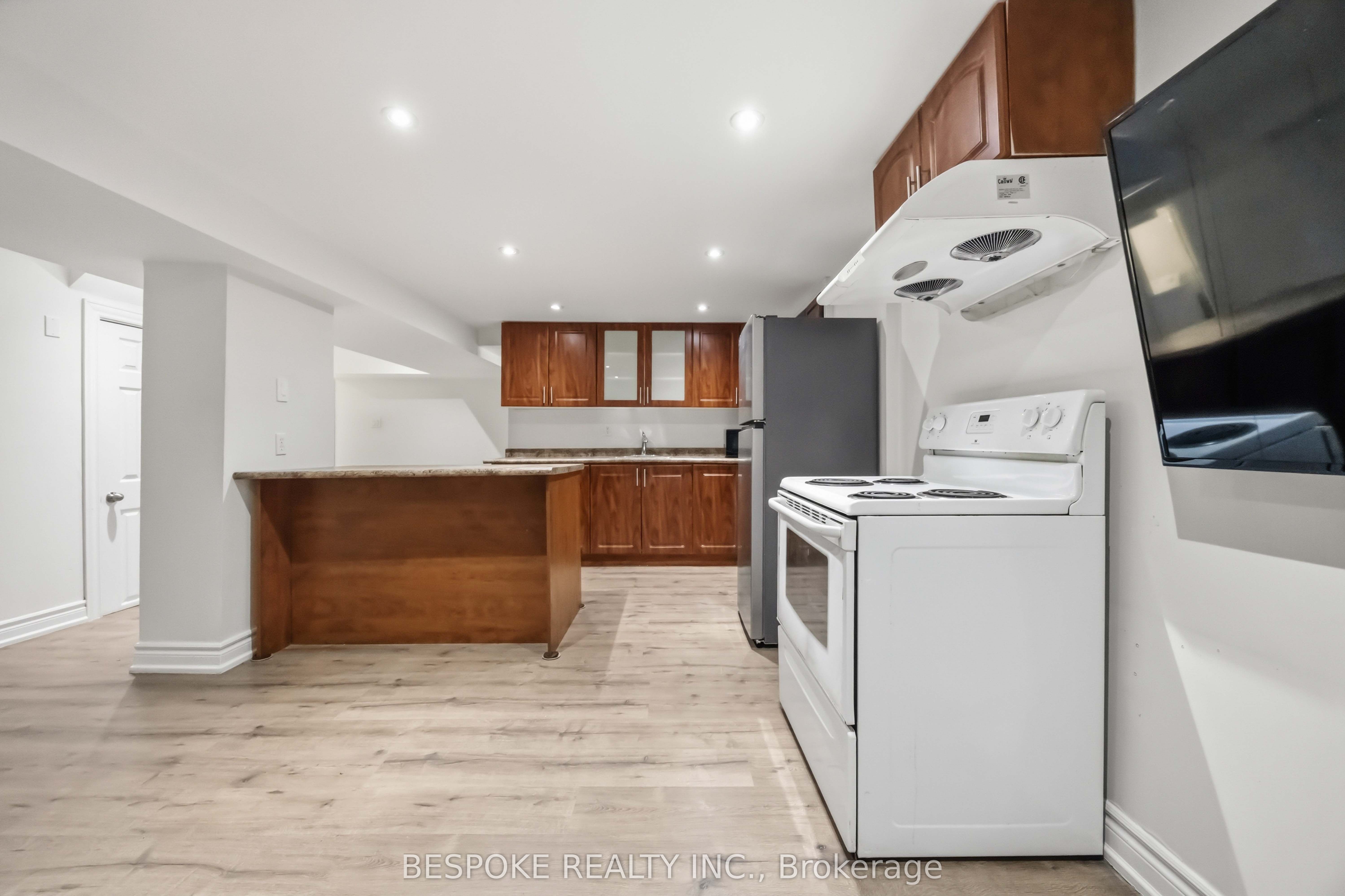 54 Mcinnes Crescent Bsmt, Toronto, ON M1B 5E8 photo 2