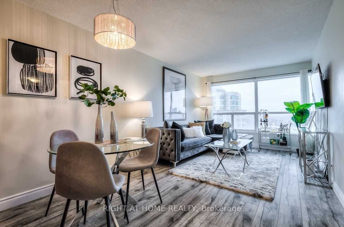 38 Lee Centre Drive 2308, Toronto, ON M1H 3J7 photo 2