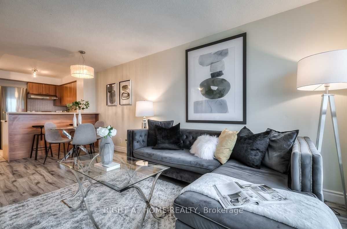 38 Lee Centre Drive 2308, Toronto, ON M1H 3J7 photo 5