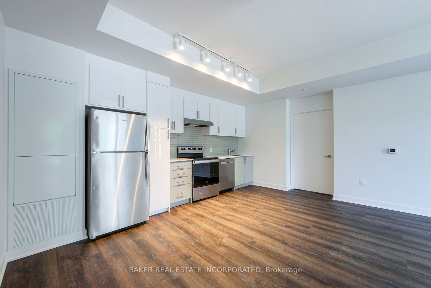 3030 Pharmacy Avenue 419, Toronto, ON M1W 2N7