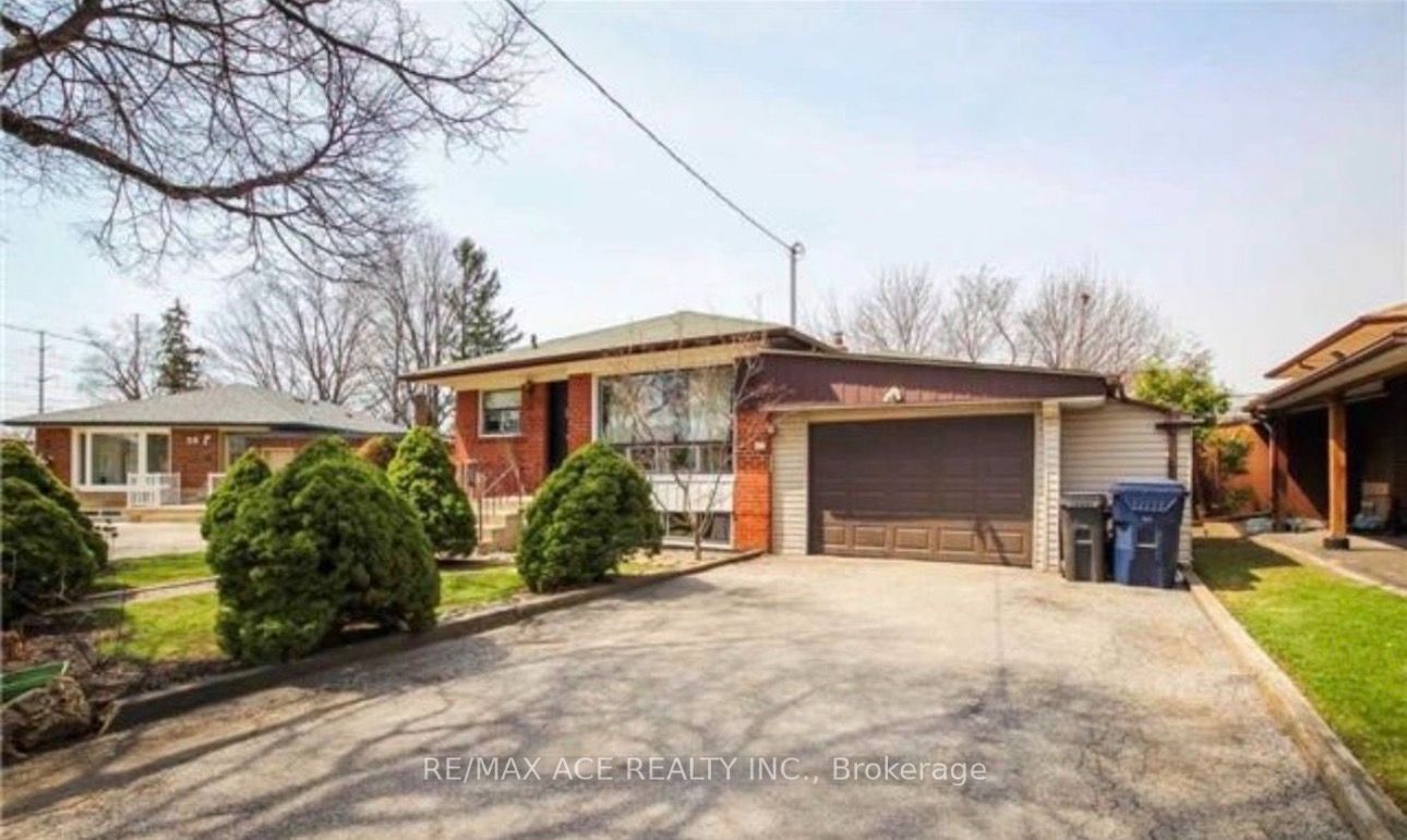 18 Roseglor Crescent, Toronto, ON M1P 3T6