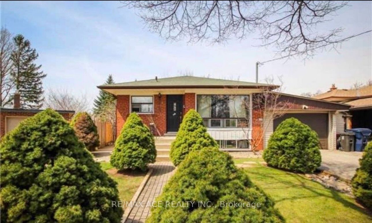 18 Roseglor Crescent, Toronto, ON M1P 3T6 photo 2