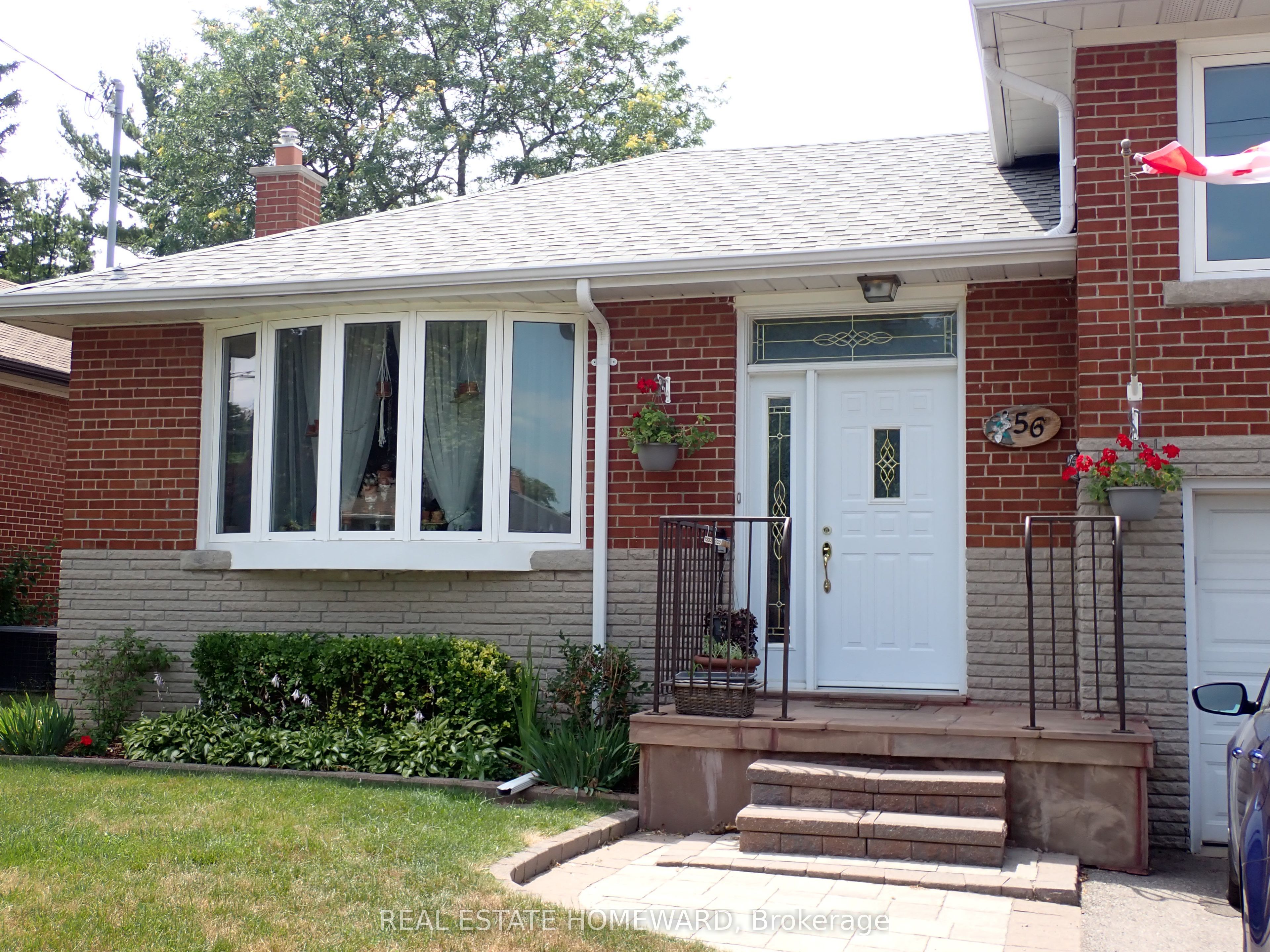 56 Perivale Crescent Front, Toronto, ON M1J 2C3 photo 2