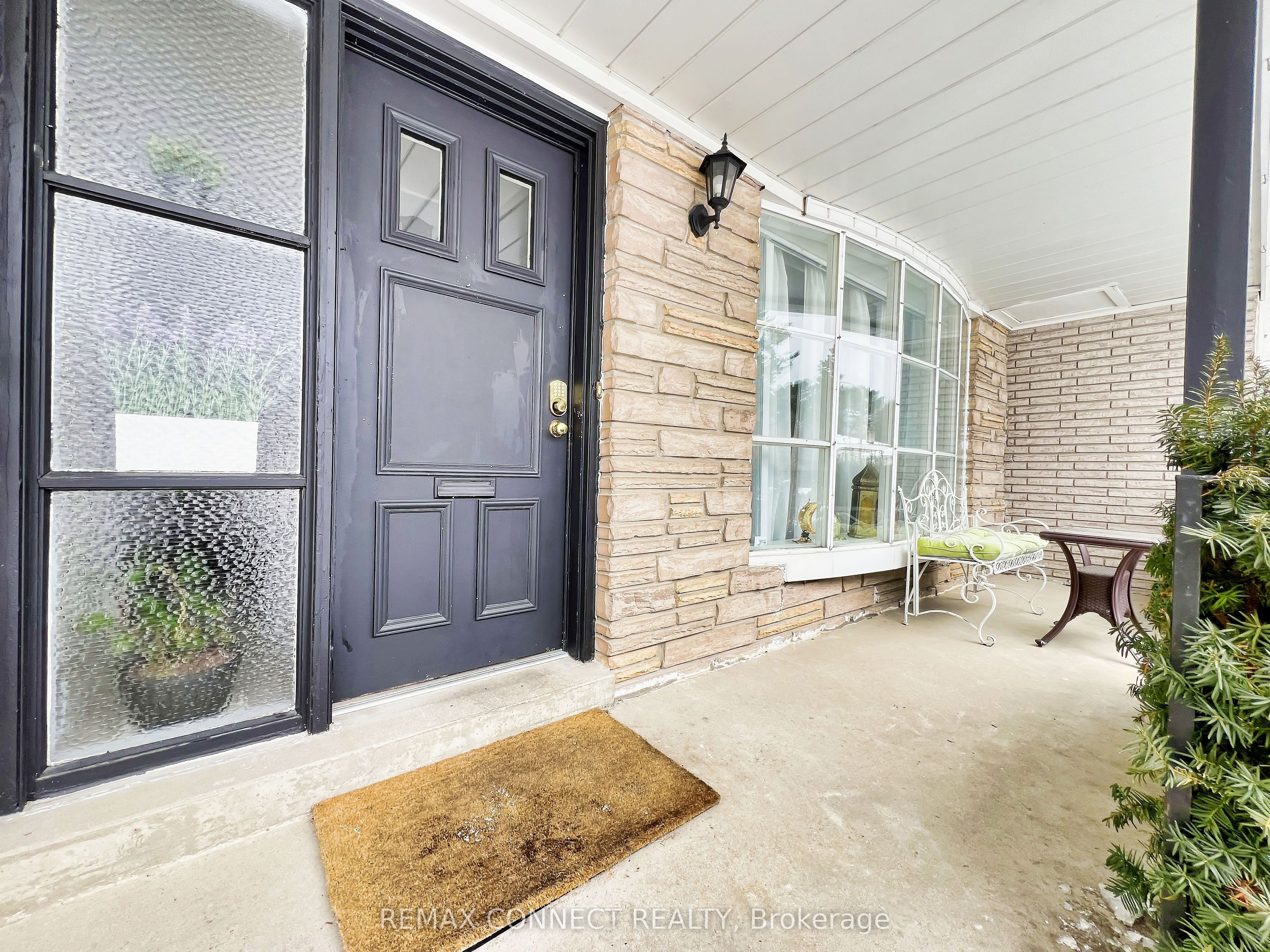 24 Lalton Place, Toronto, ON M1E 1T4 photo 3