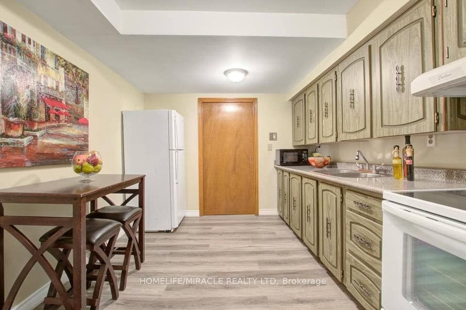 10 Eaglewing Court E, Toronto, ON M1E 4M1 photo 2