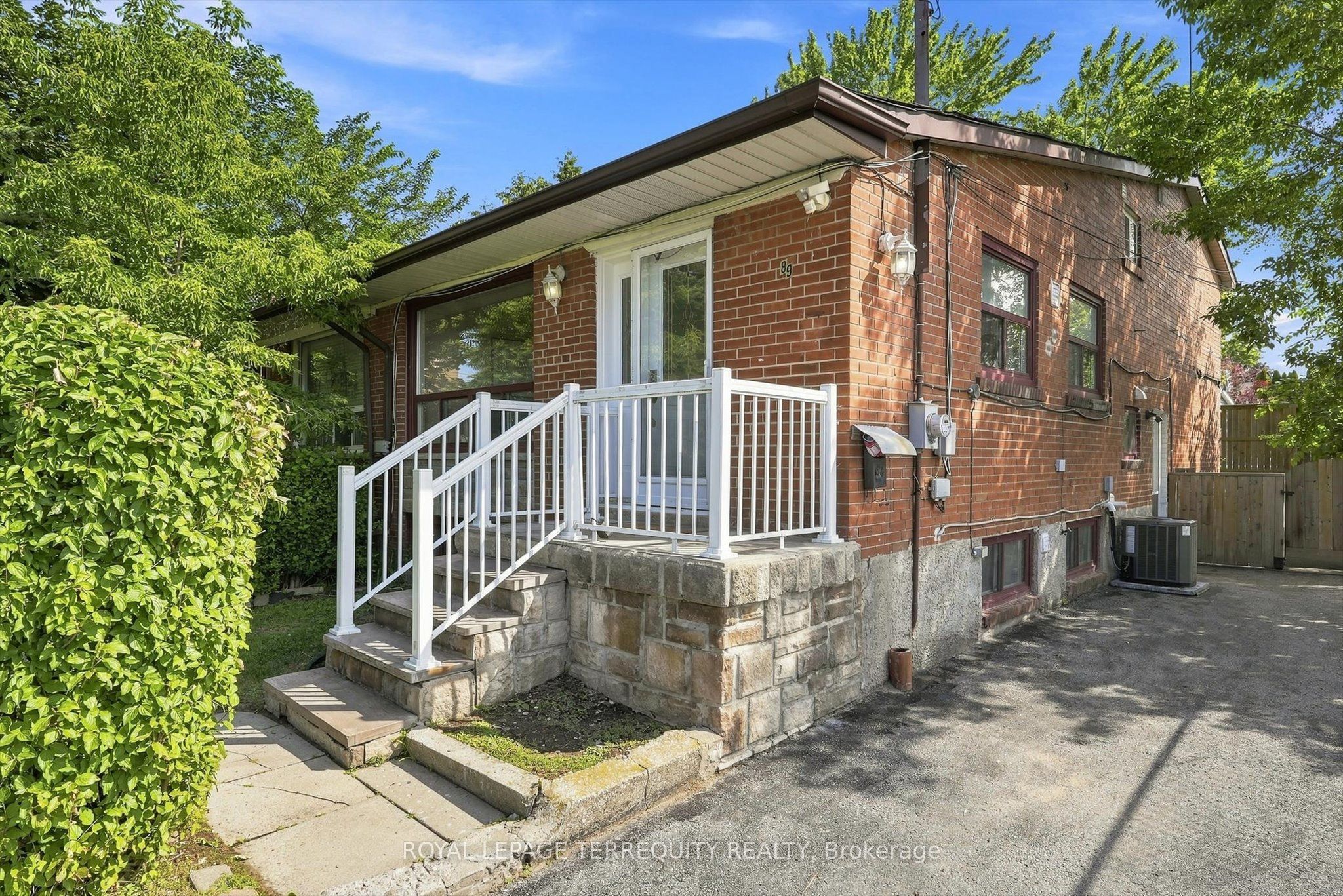89 Benjamin Boulevard, Toronto, ON M1K 3P2 photo 4