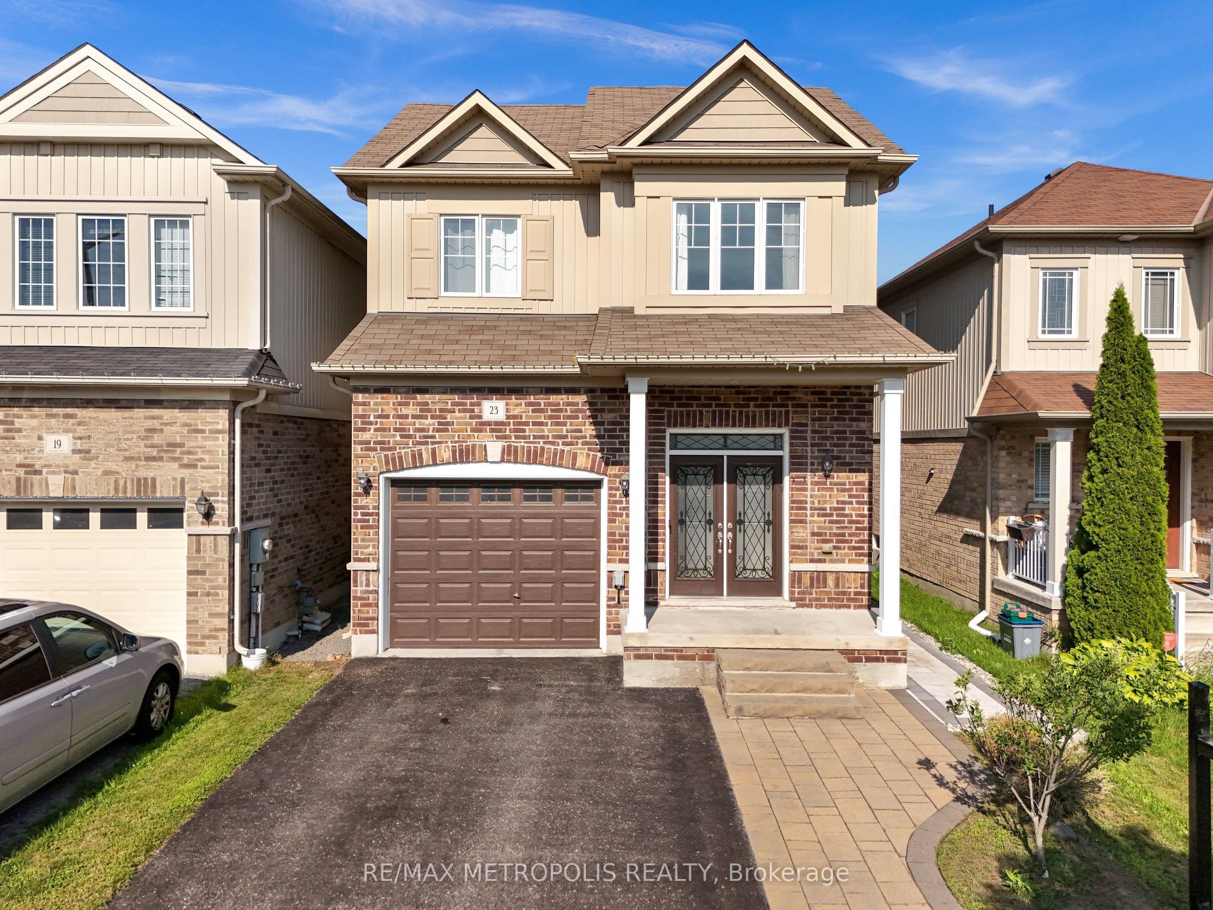 23 Gordon Cowling Street, Clarington, ON L1E 0G7 photo 3