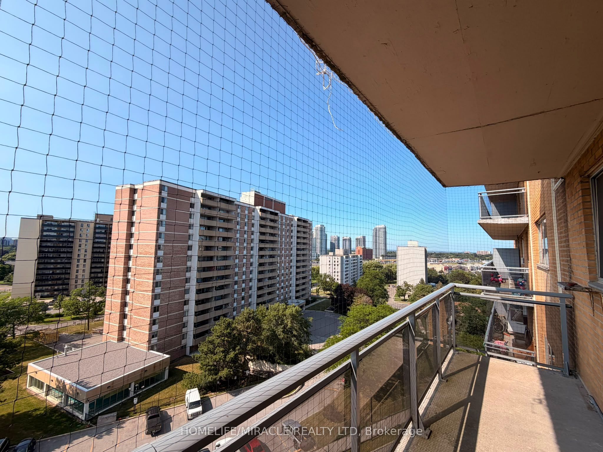 100 Dundalk Drive 916, Toronto, ON M1P 4V2 photo 2