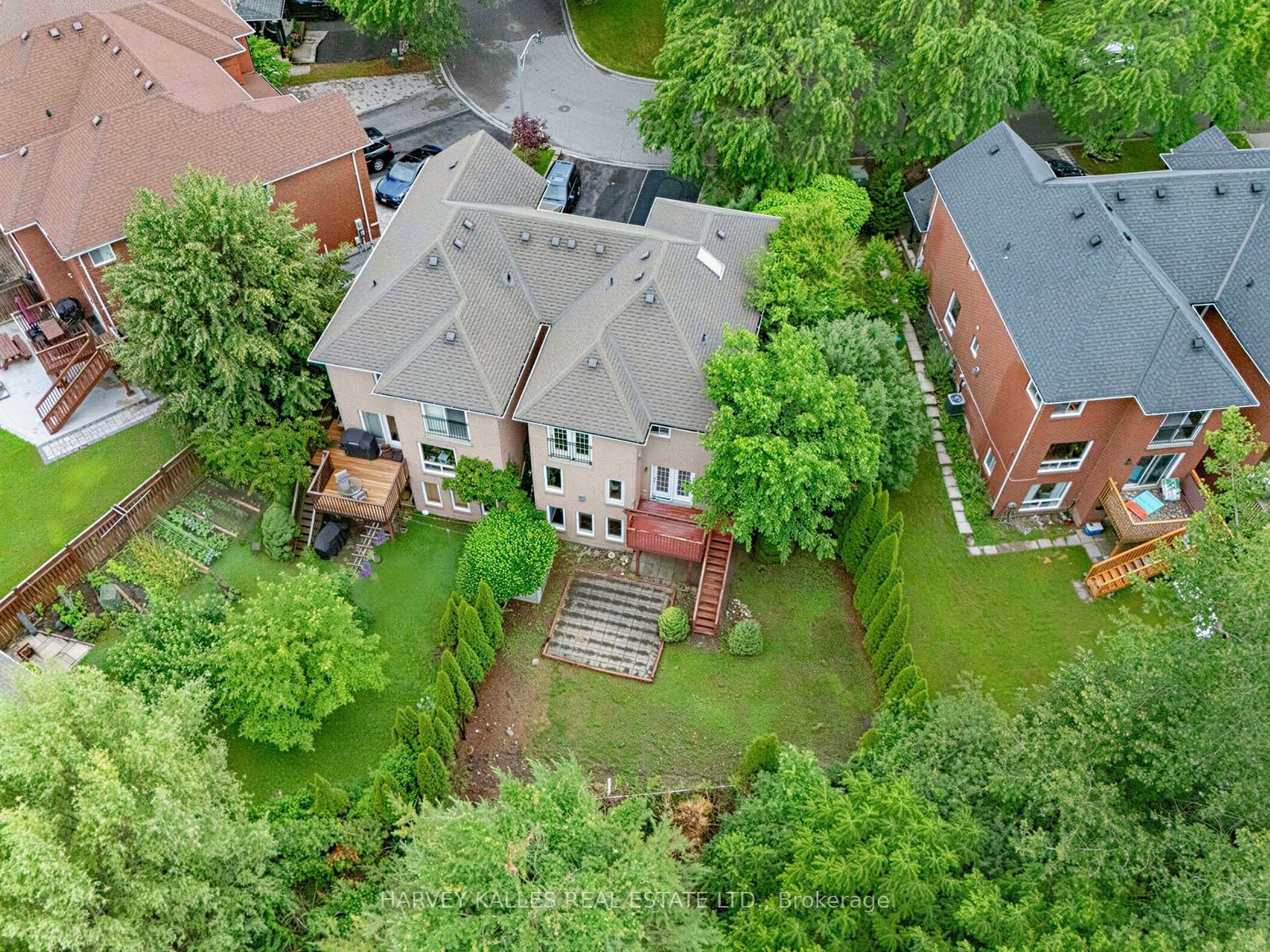 2120 Erin Gate Boulevard Main/Upper, Pickering, ON L1X 2V3 photo 4
