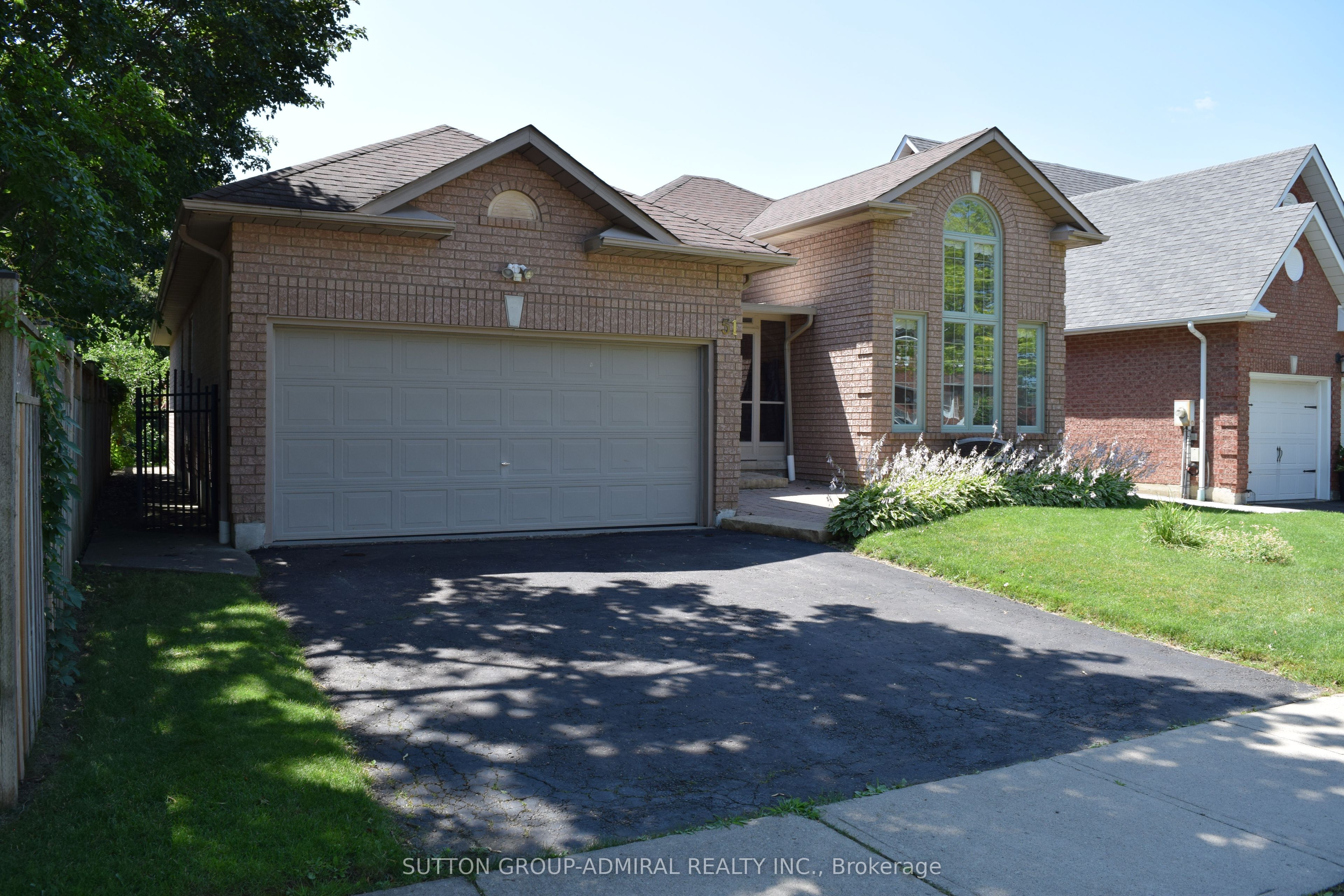 51 Daines Drive, Whitby, ON L1R 2E8 photo 2