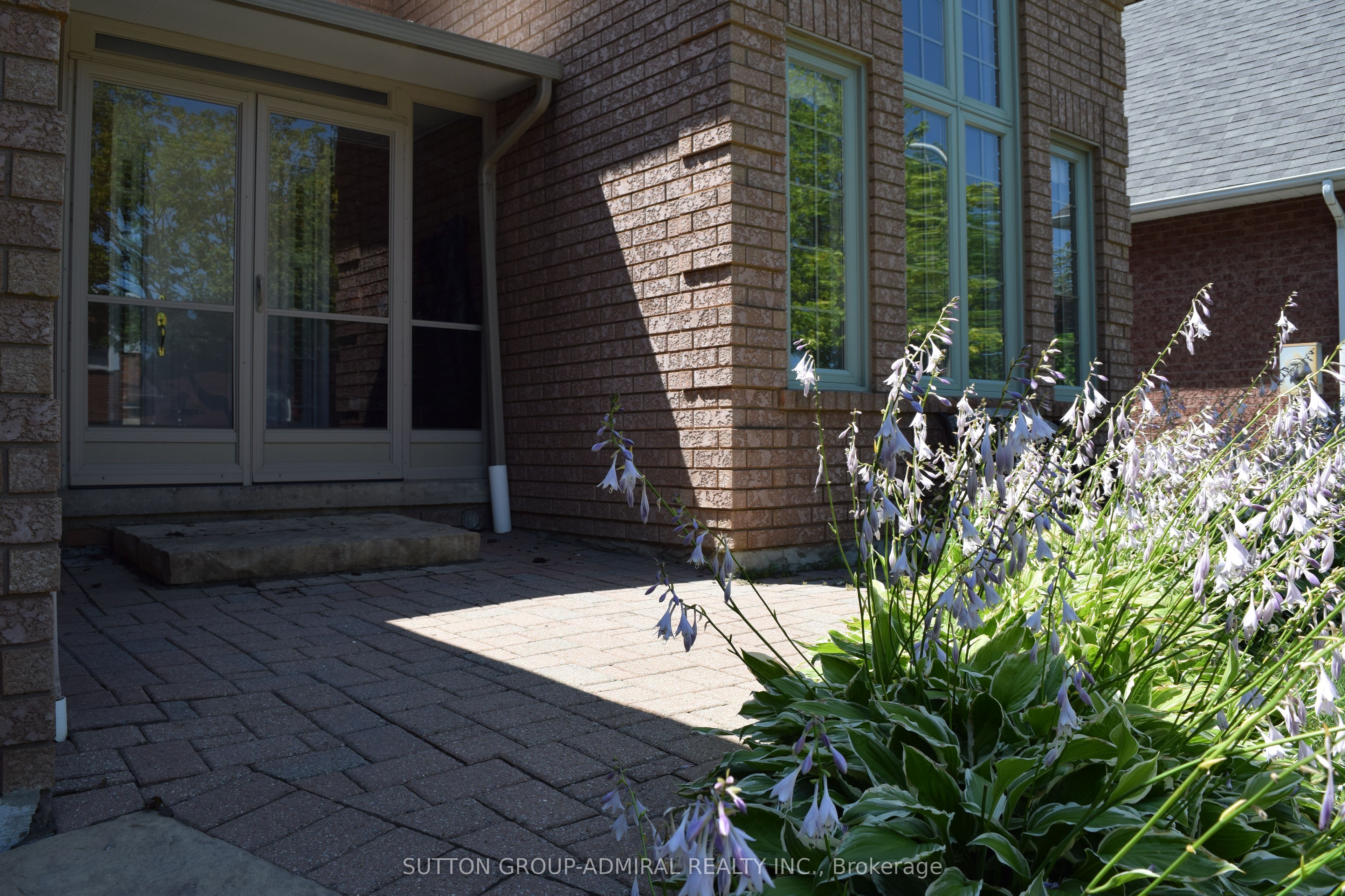 51 Daines Drive, Whitby, ON L1R 2E8 photo 3